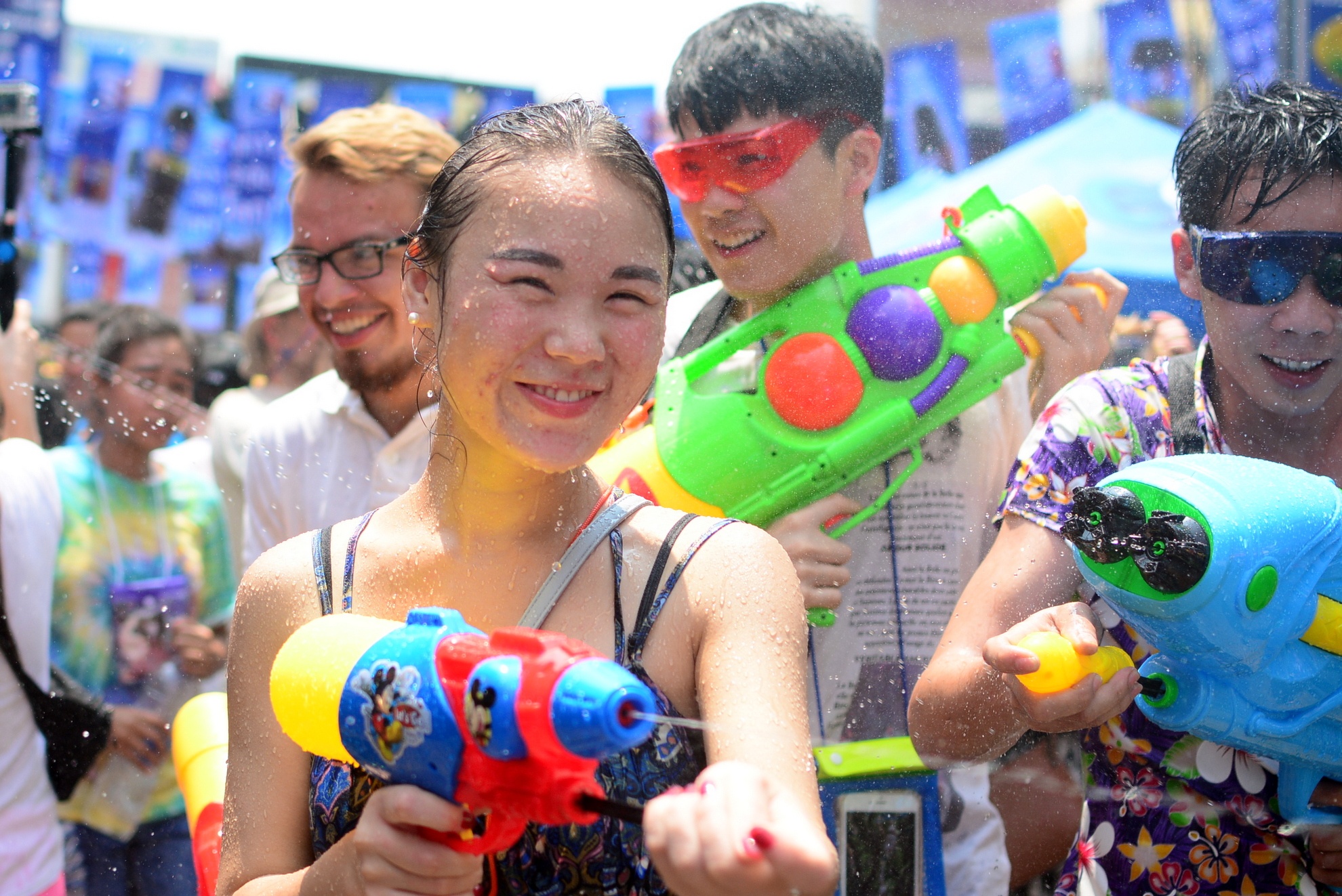 Le hoi te nuoc Songkran 2016 anh 9