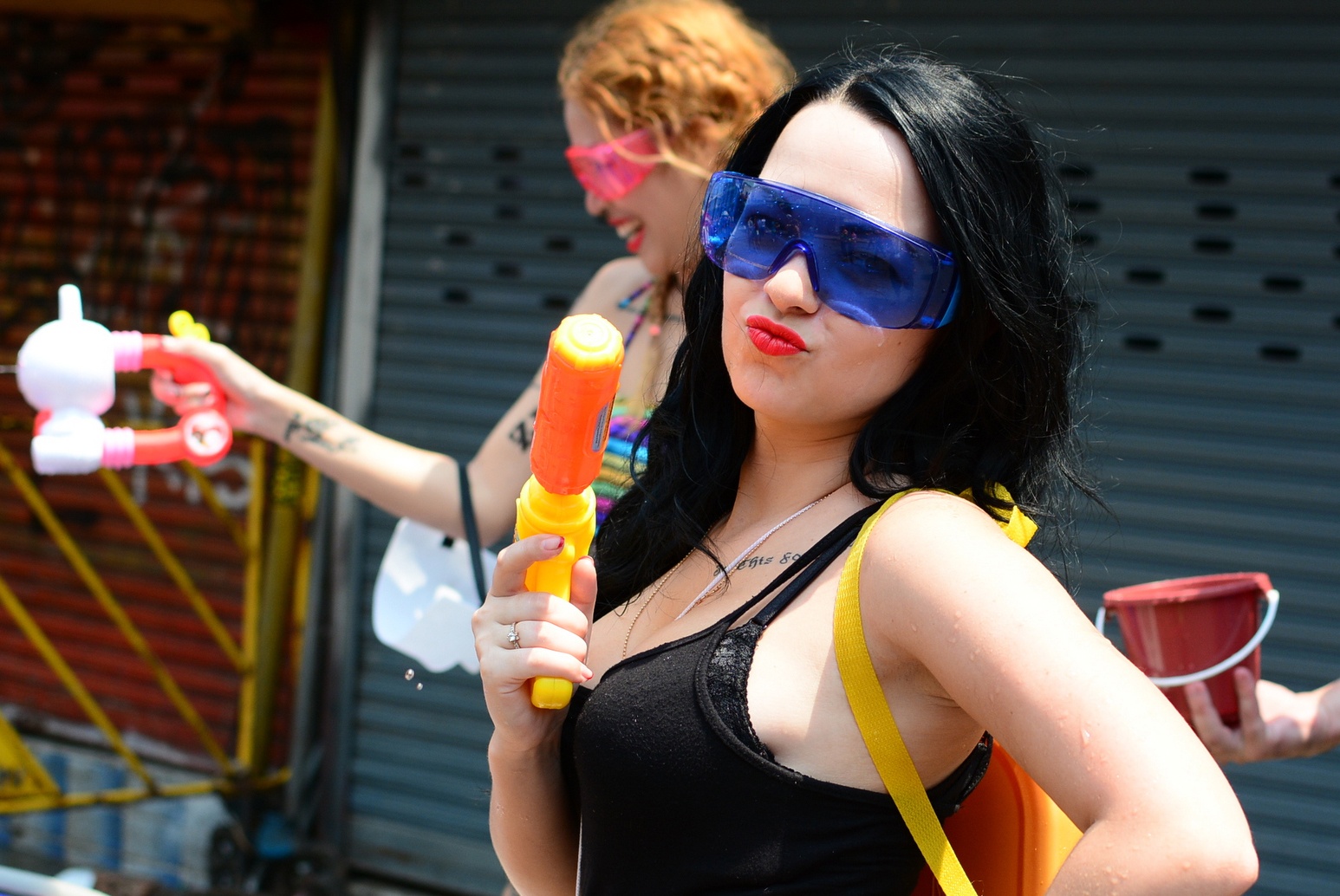 Hang nghin nguoi du le Te nuoc Songkran o pho Tay Bangkok hinh anh