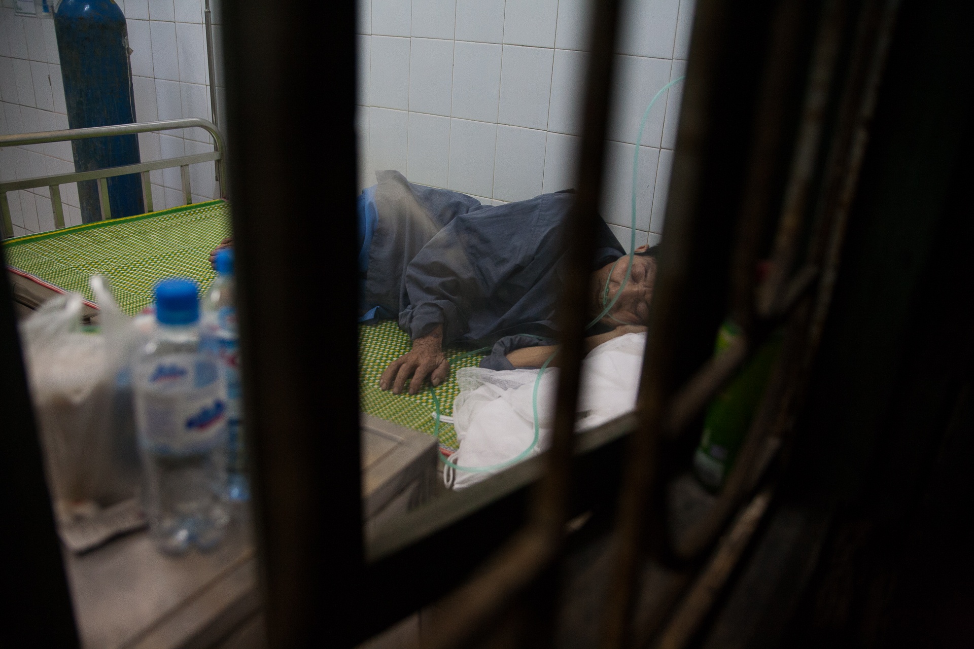 cap vo chong gia tren song Hong anh 9