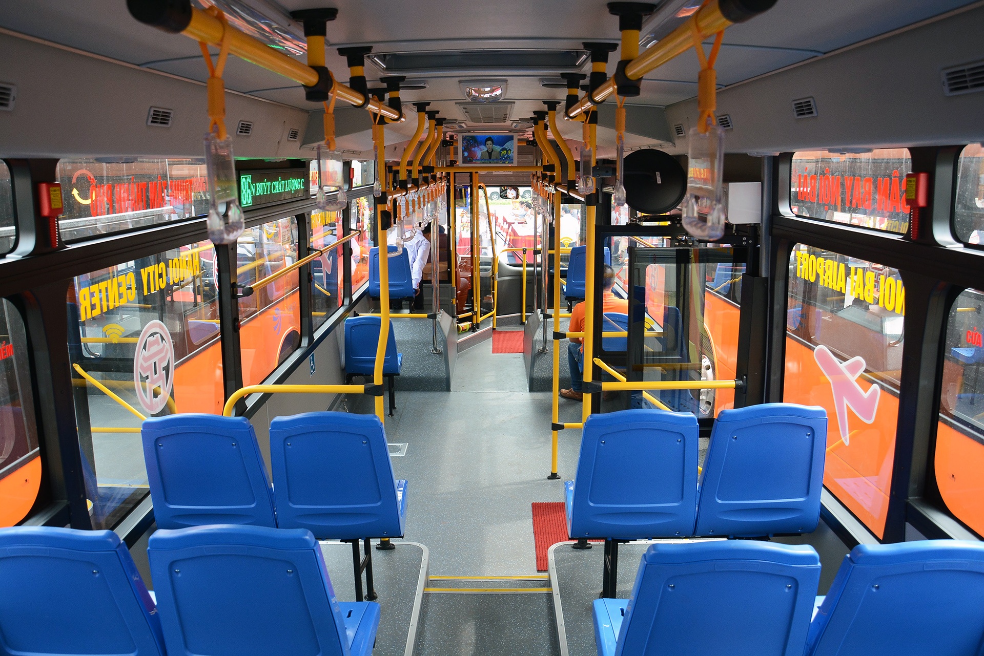 Xe buyt 5 sao di san bay Noi Bai anh 7