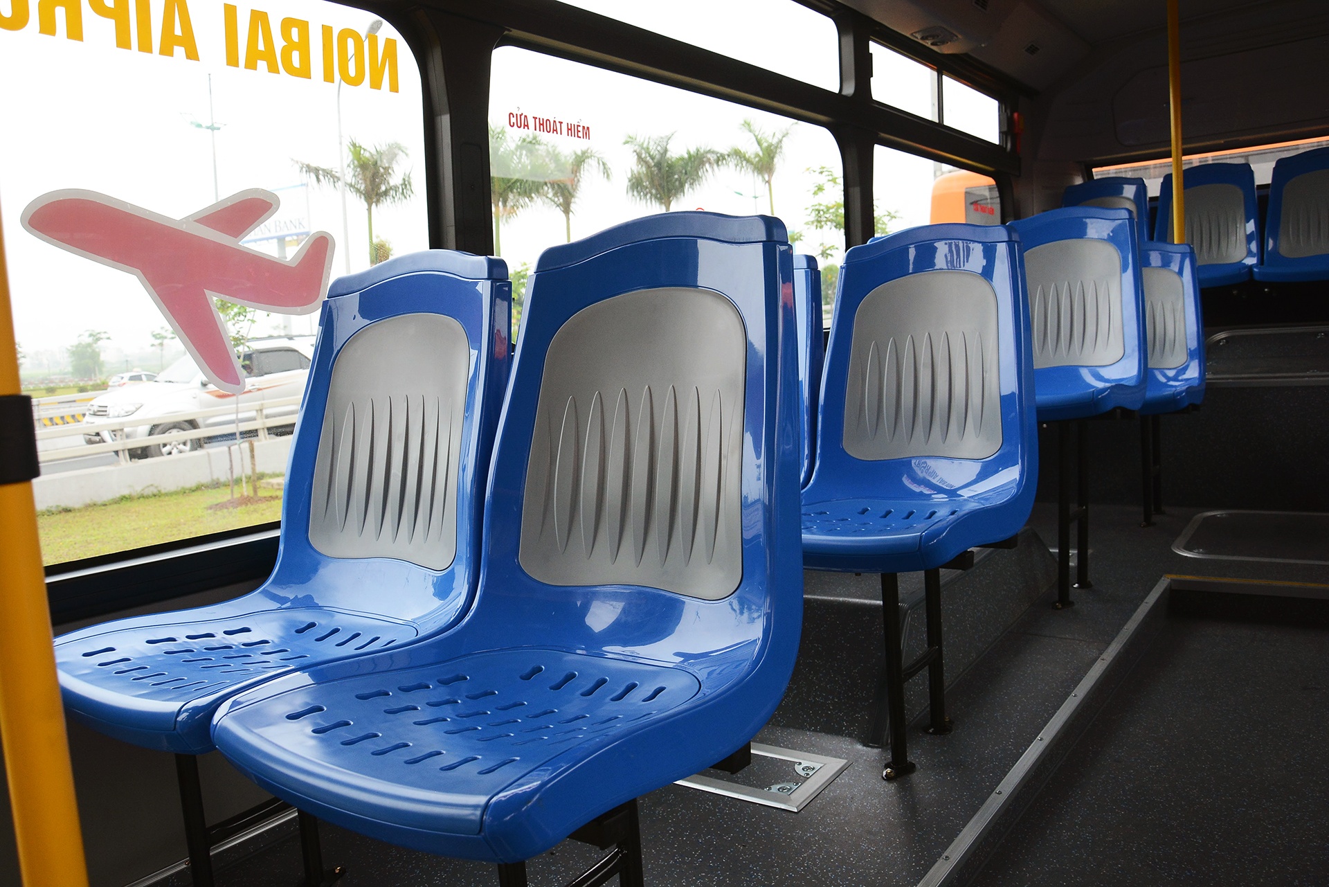 Xe buyt 5 sao di san bay Noi Bai anh 8