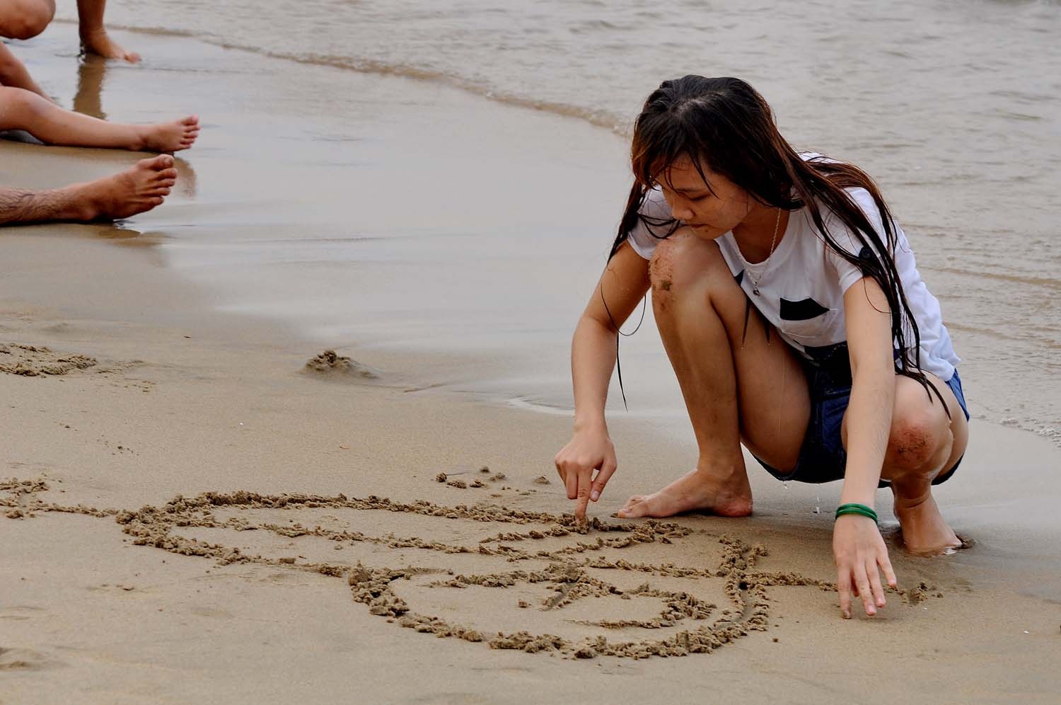 bai bien Nha Trang dong duc du khach anh 7