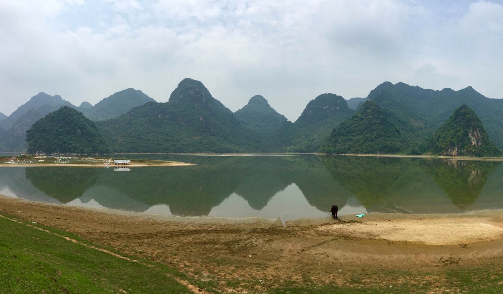 Vinh Ha Long thu nho o ngoai thanh Ha Noi hinh anh