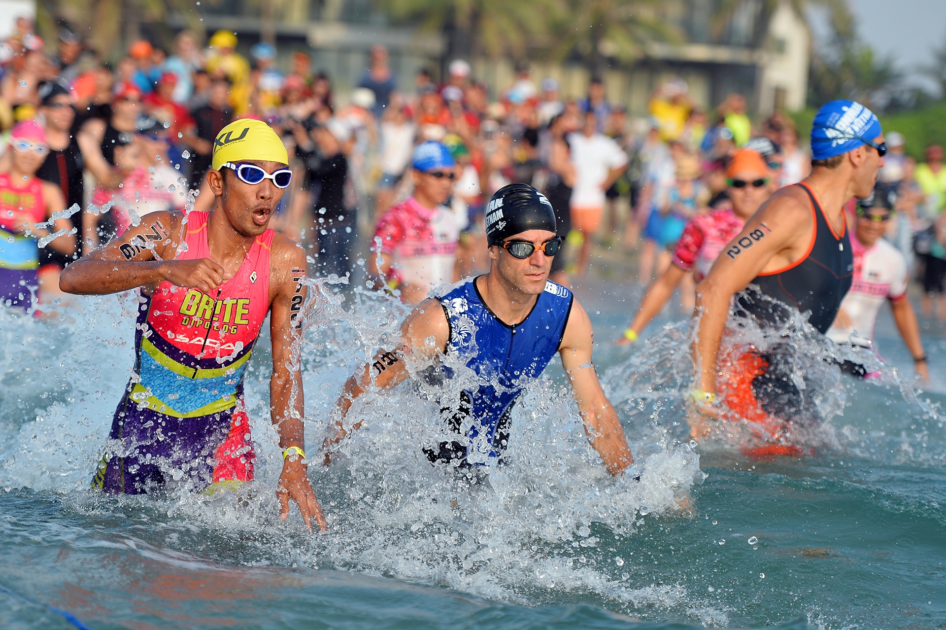 Giai thi dau the thao khac nghiet nhat hanh tinh tai Da Nang hinh anh