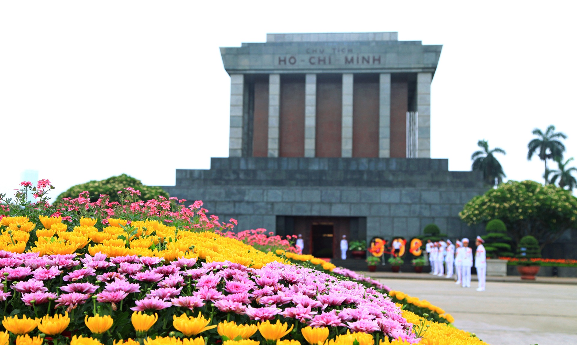 lang dao Dang vieng sinh nhat Bac Ho anh 8