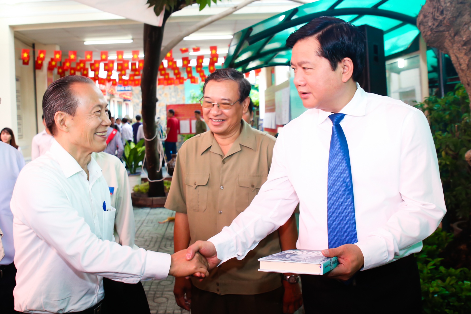 Cu tri bau cu dai bieu Quoc hoi anh 7