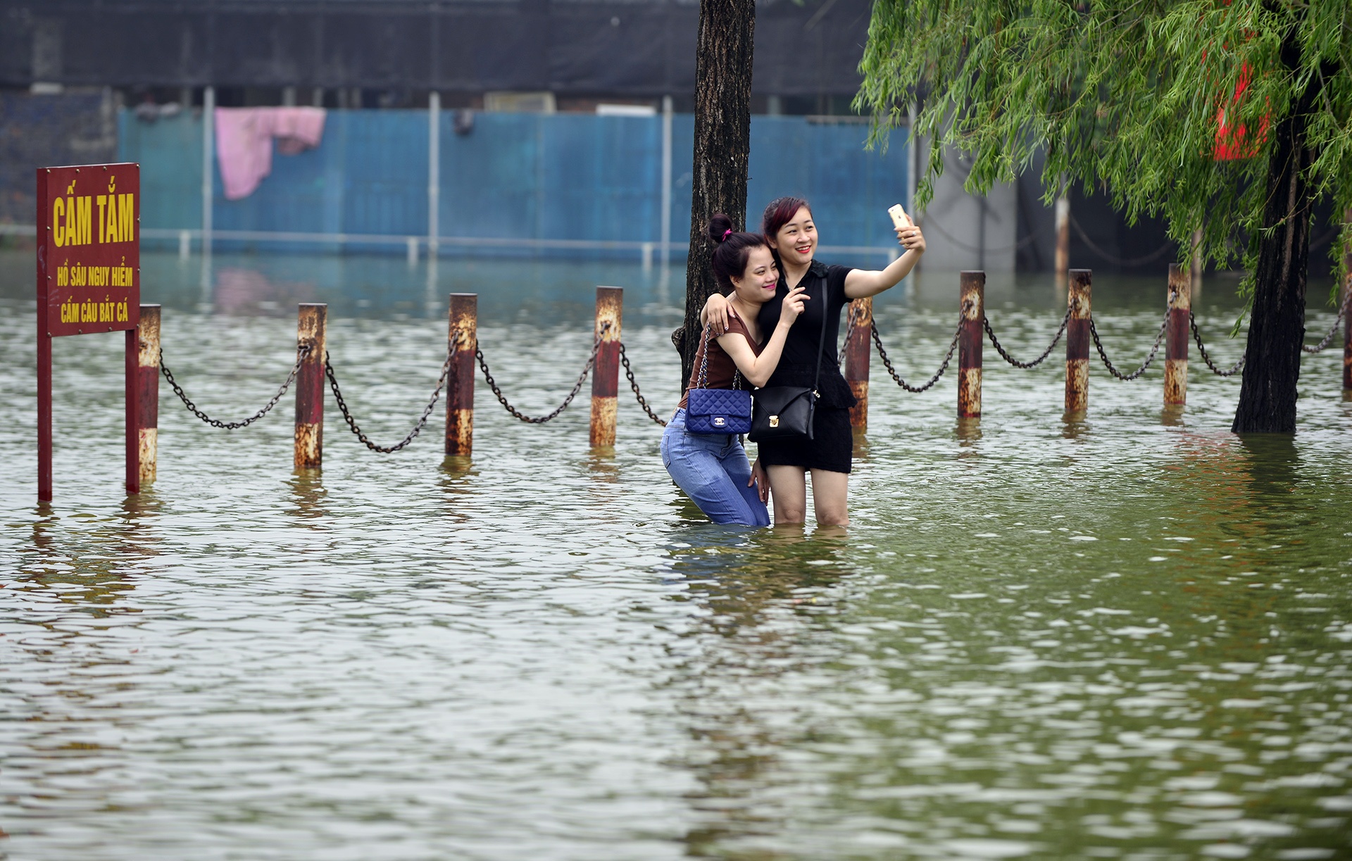 Mua lon Ha Noi ngap sau anh 18