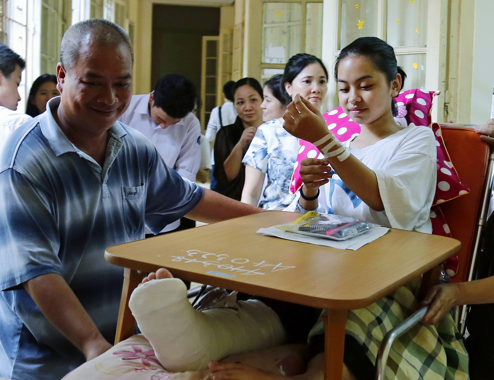 Di thi bang xe cuu thuong anh 9