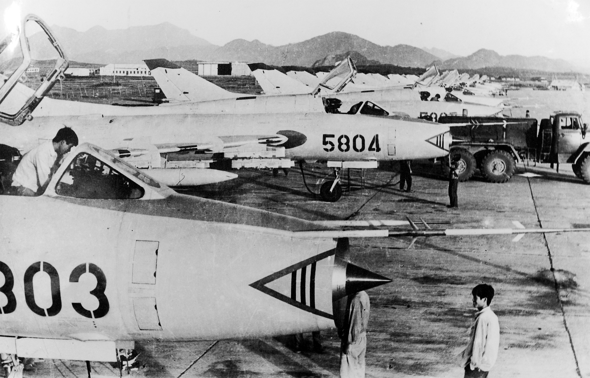 tiem kich Su-30MK2 anh 10