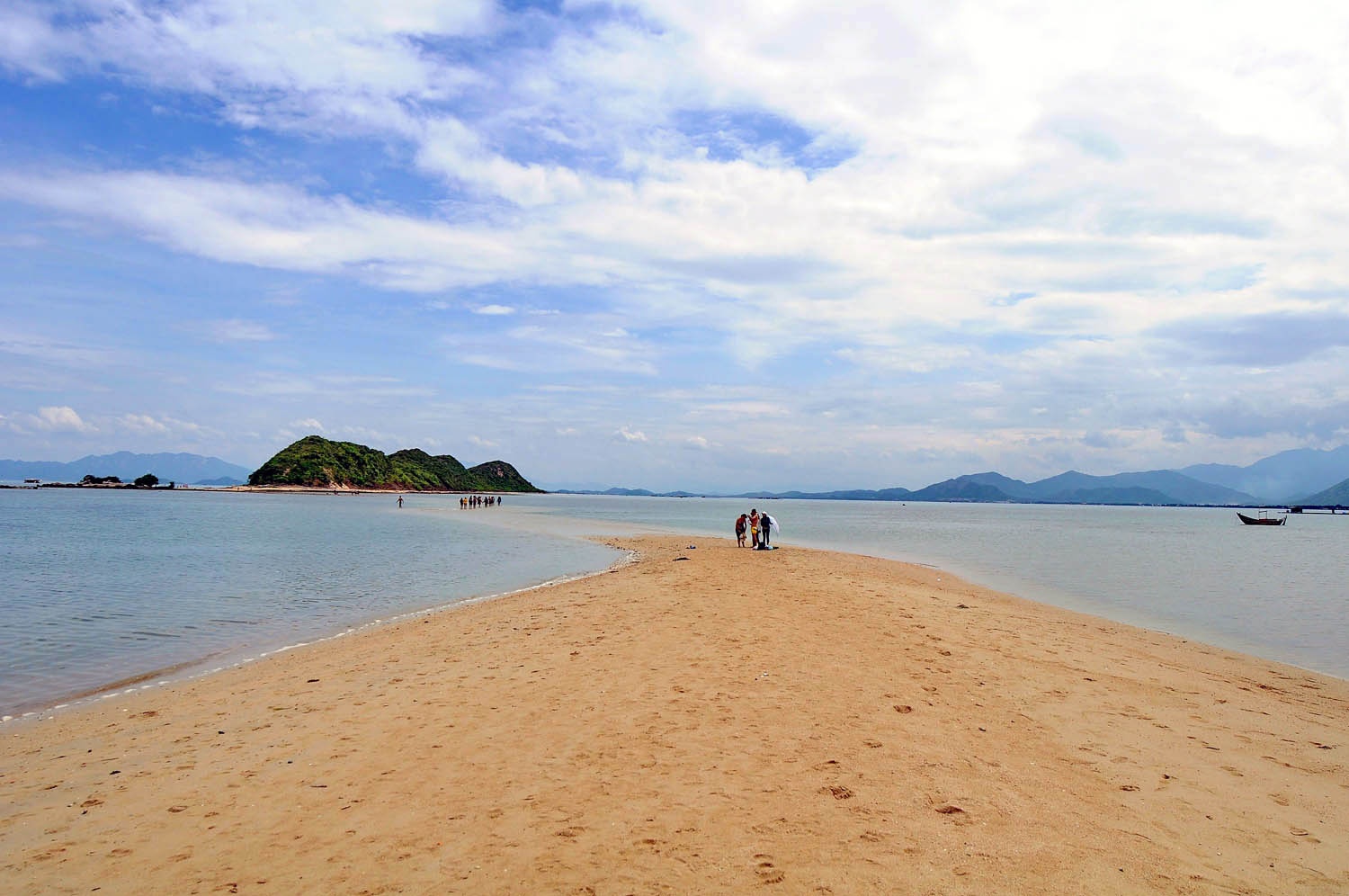 Dao Diep Son o Khanh Hoa anh 1