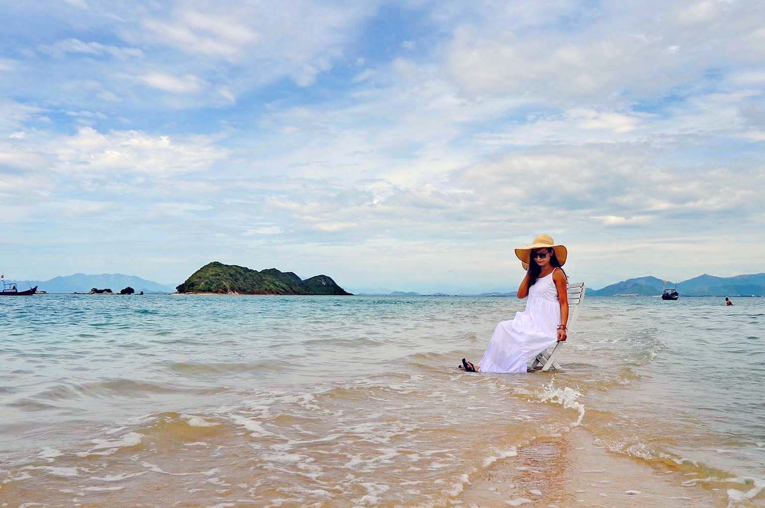 An uong, ngu leu o dao Diep Son hinh anh