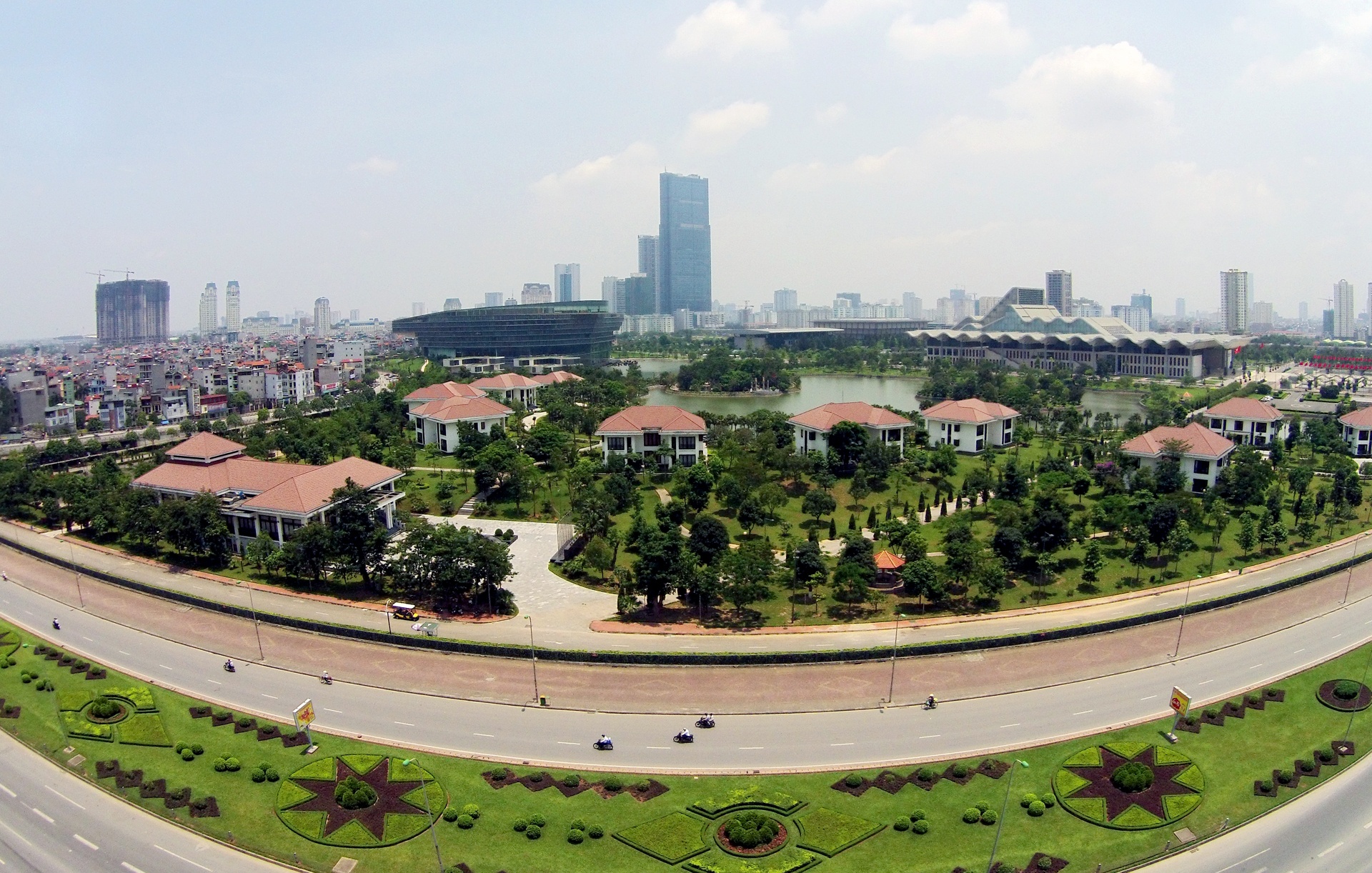 biet thu trong trung tam Hoi nghi quoc gia anh 2