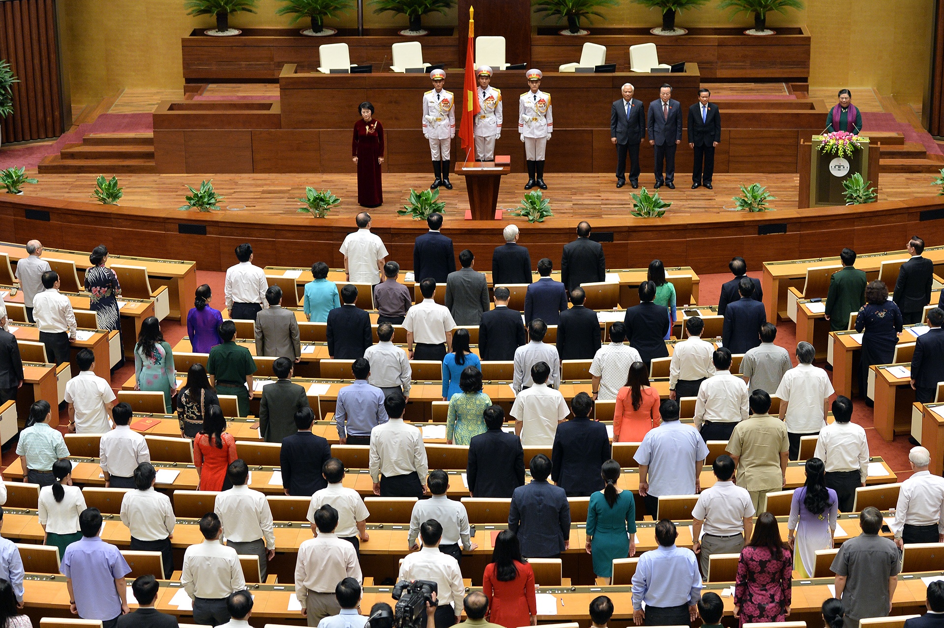 Le tuyen the cua Chu tich Quoc hoi anh 8