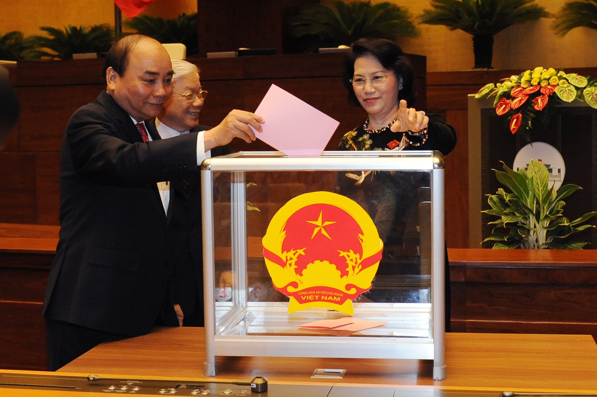 Thu tuong Nguyen Xuan Phuc tai dac cu anh 2