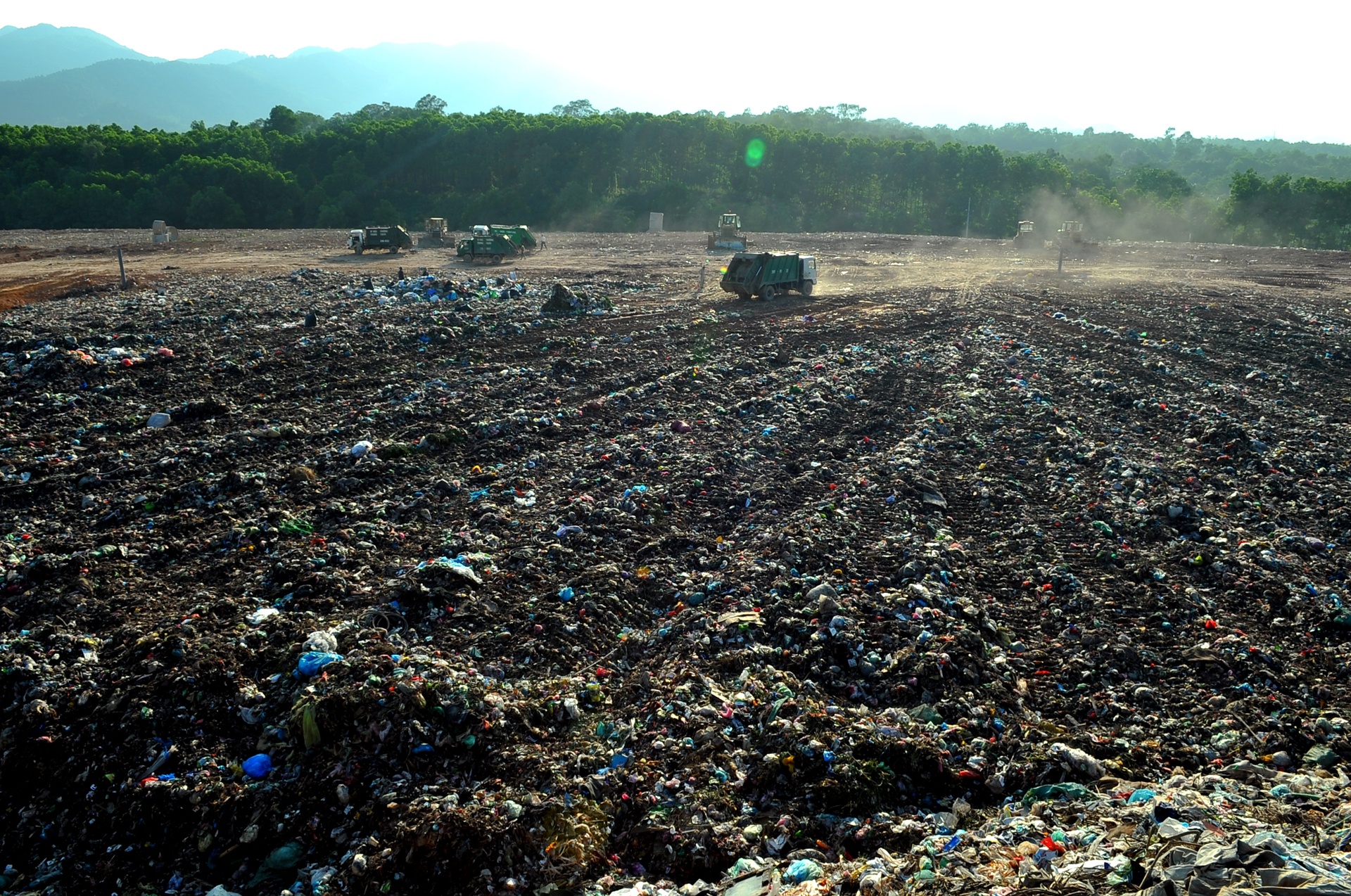 bai rac Nam Son lon nhat Ha Noi anh 1