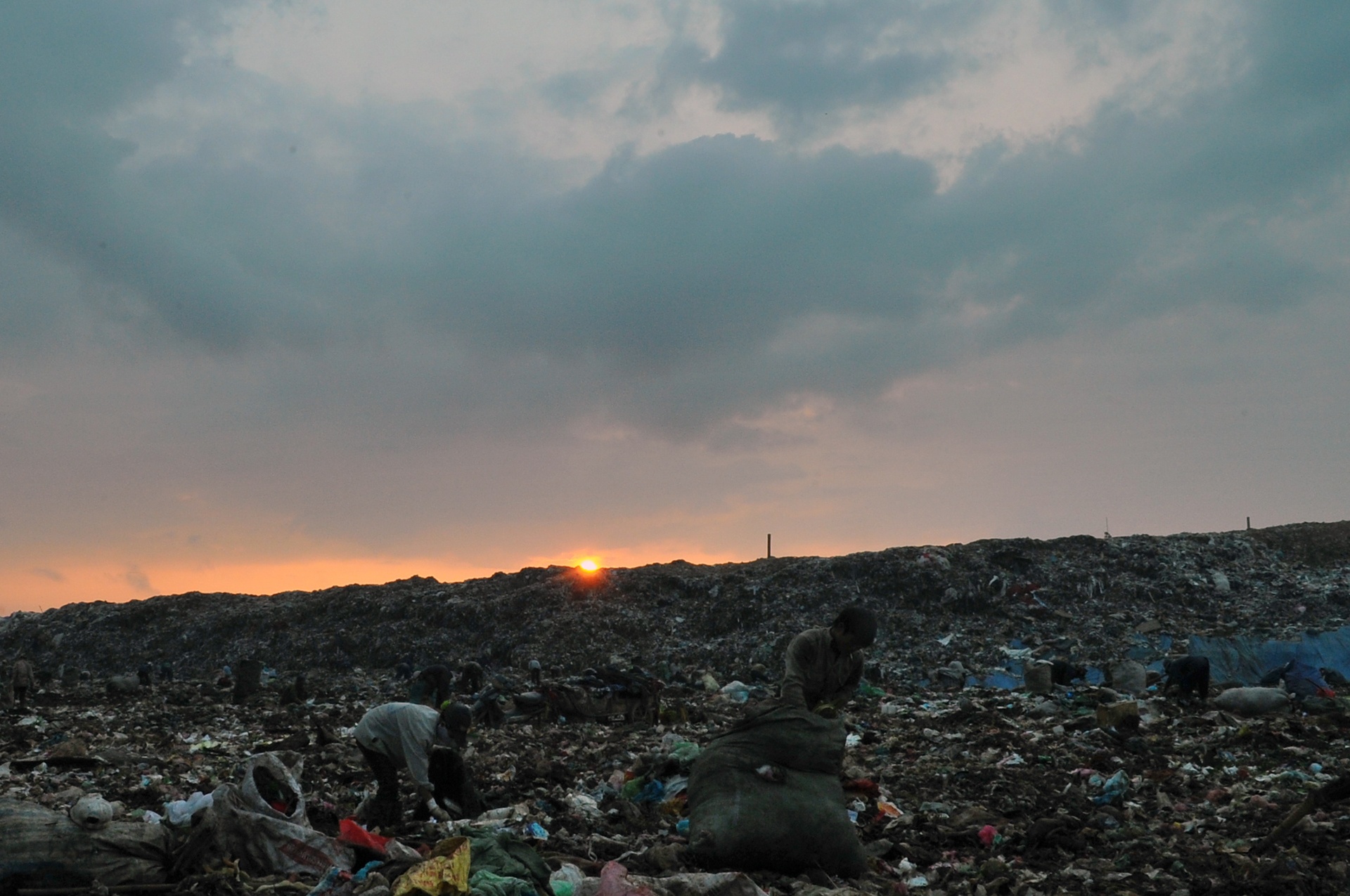 bai rac Nam Son lon nhat Ha Noi anh 12