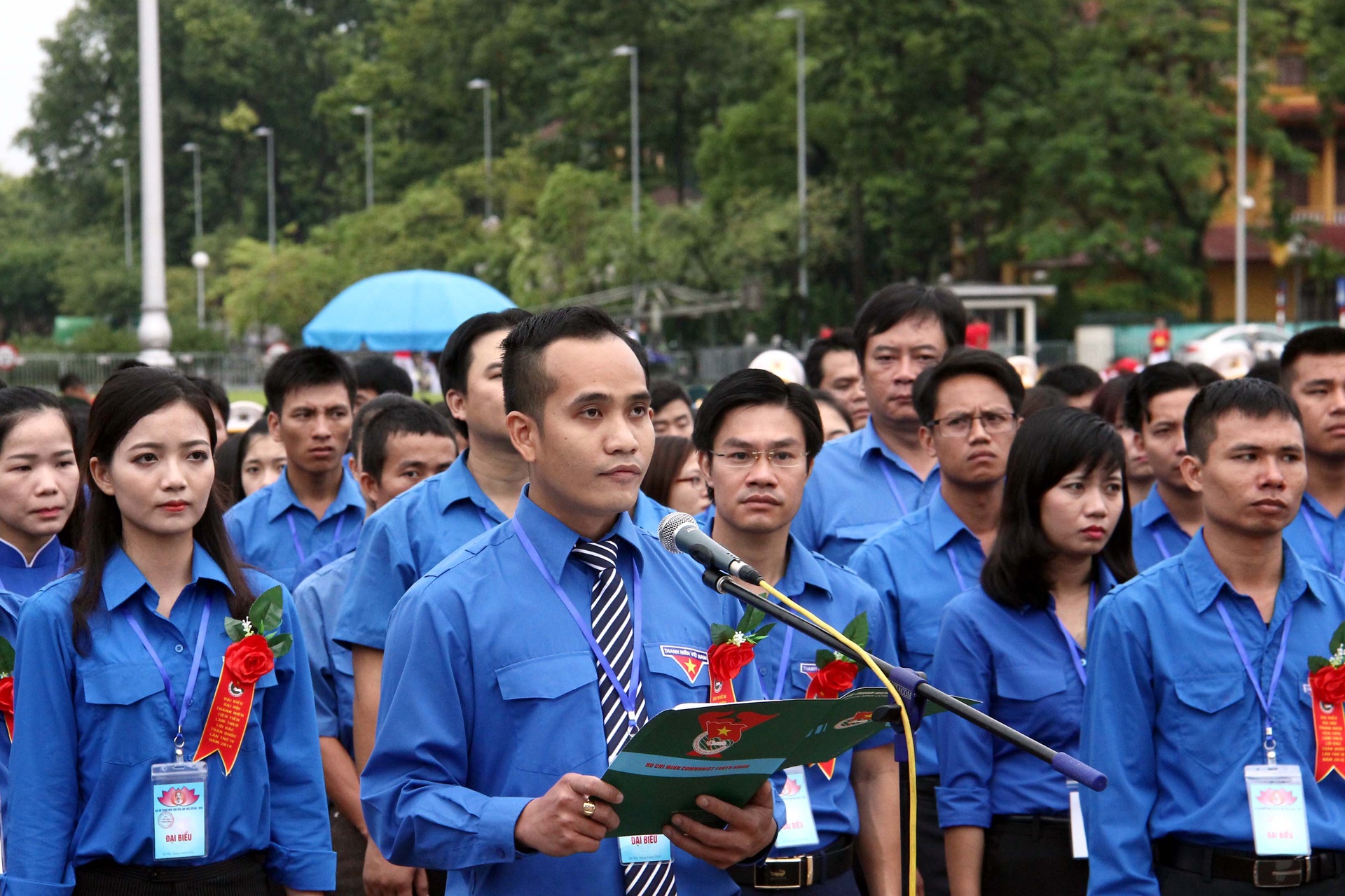 Chu tich Quoc hoi gap go thanh nien Viet Nam anh 2