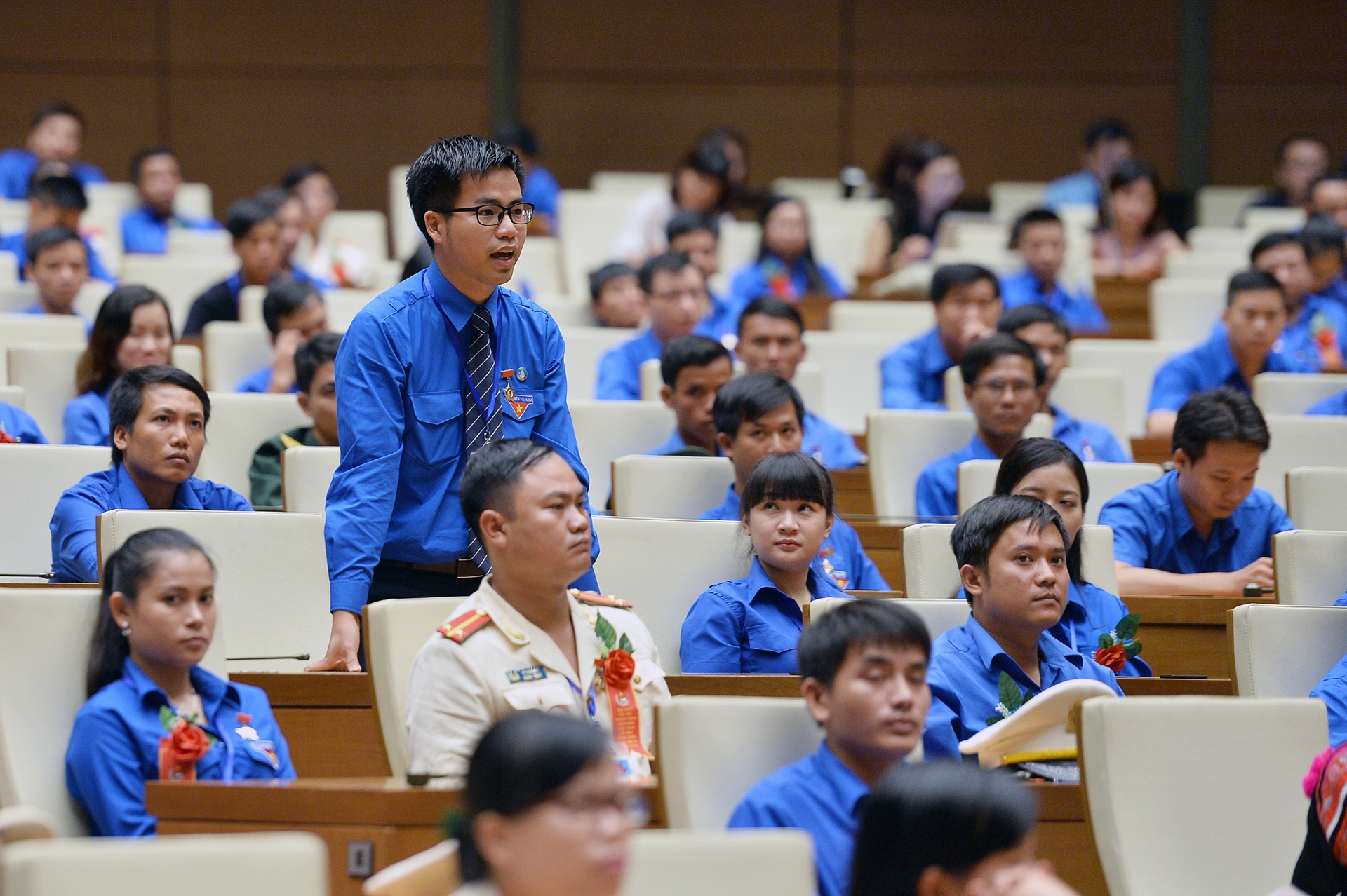 Chu tich Quoc hoi gap go thanh nien Viet Nam anh 7