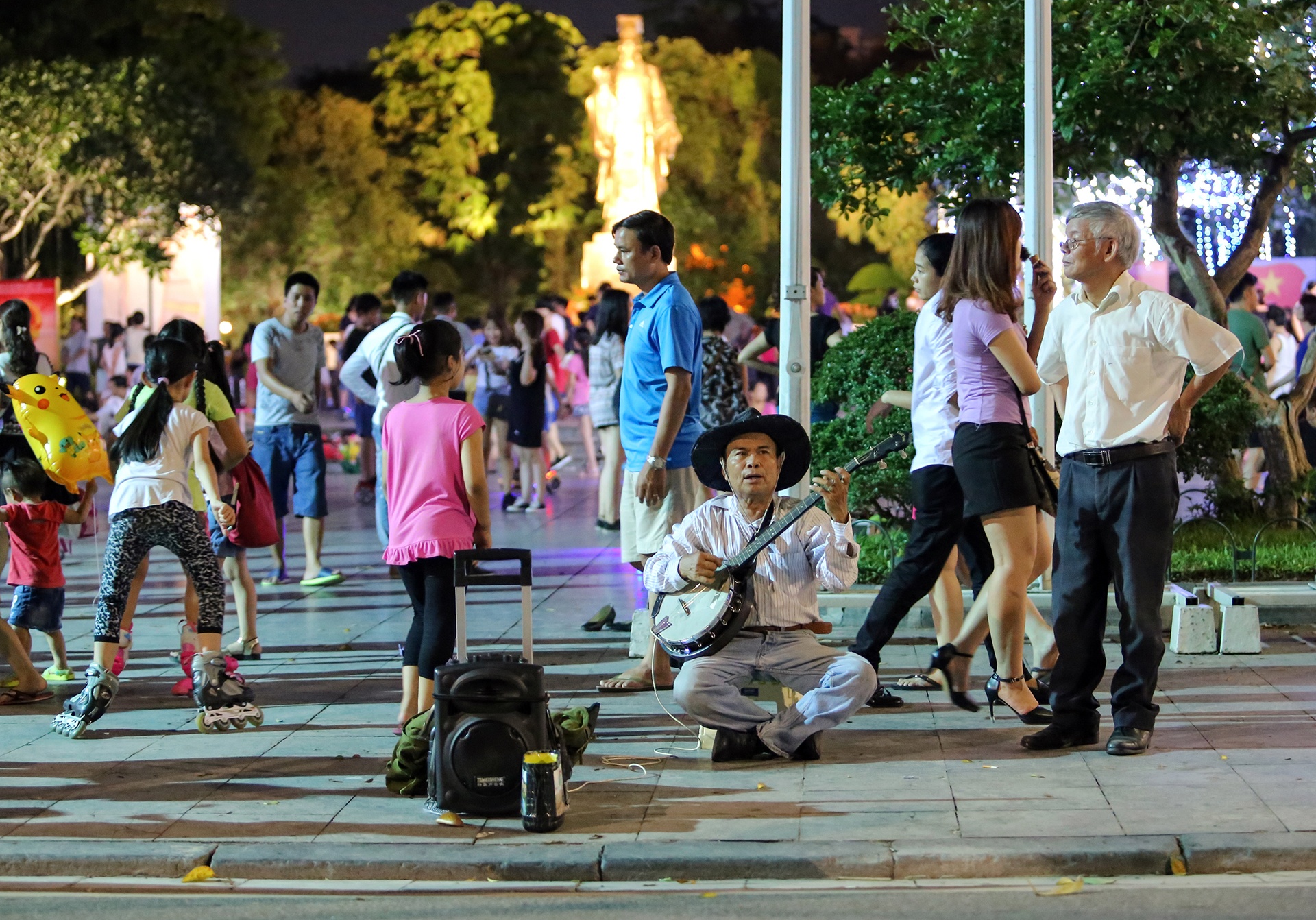 phố đi bộ bên hồ Gươm ảnh 4 pho di bo ben ho Guom anh 4