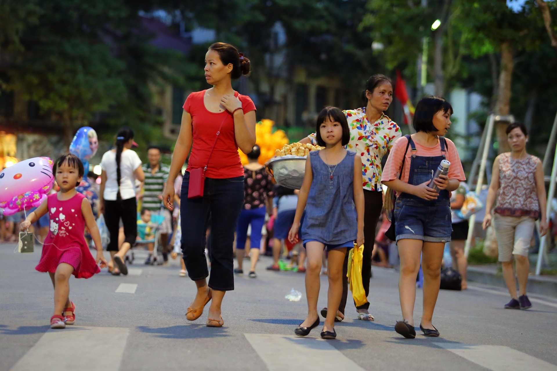 phố đi bộ bên hồ Gươm ảnh 9 pho di bo ben ho Guom anh 9