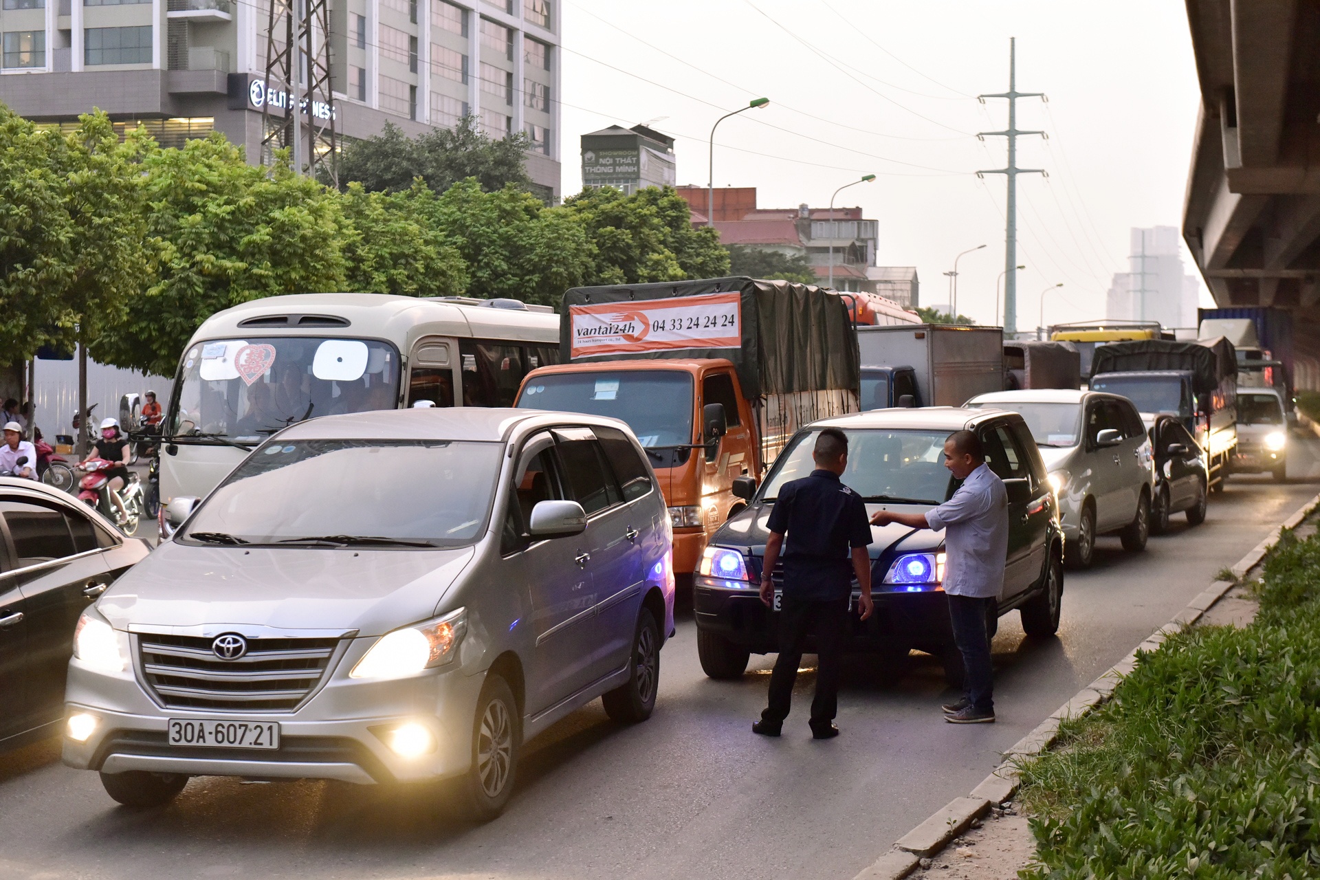 Nguyen nhan un tac giao thong anh 9