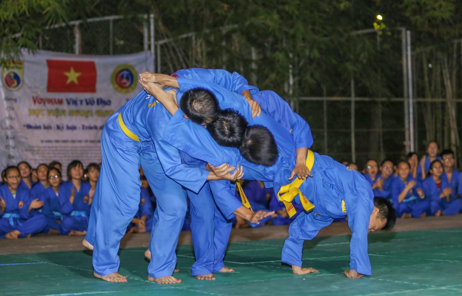 Le Hai Binh day vovinam anh 9