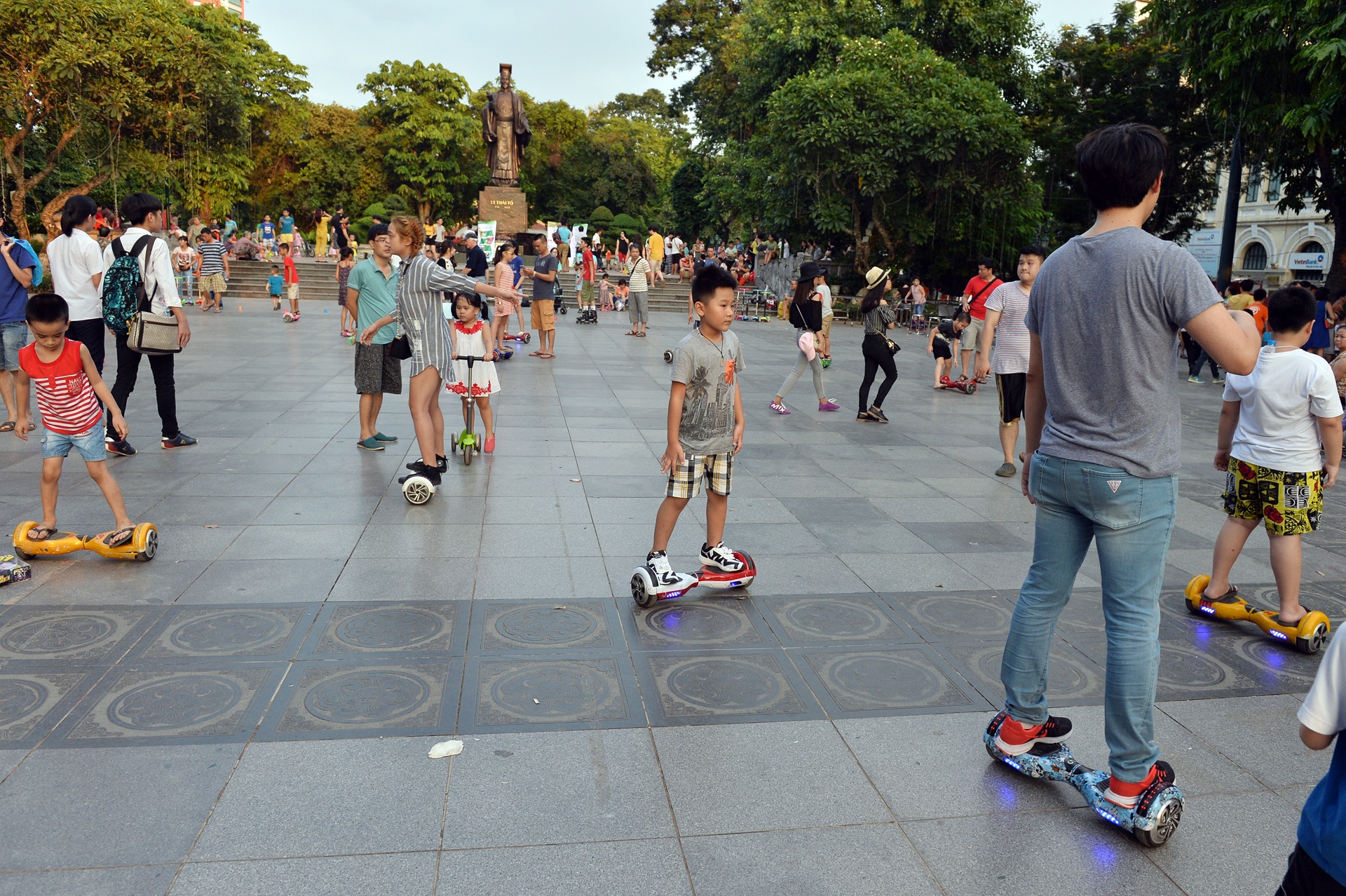 pho di bo ho Guom Ha Noi anh 10
