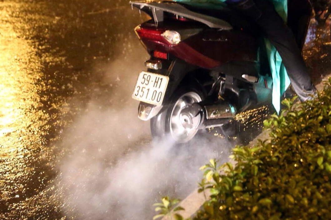 Ngap vi Sai Gon mua lon anh 10