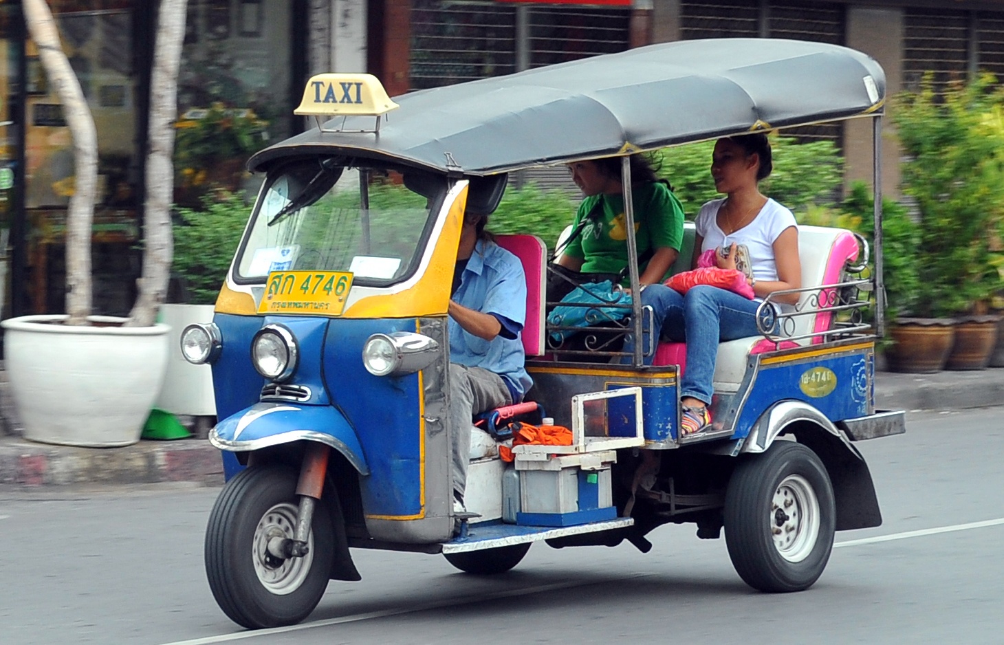 Phuong tien van tai cong cong da dang o Thai Lan hinh anh