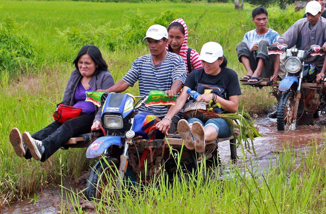 Nhung phuong tien van chuyen doc dao o Philippines, Myanmar hinh anh