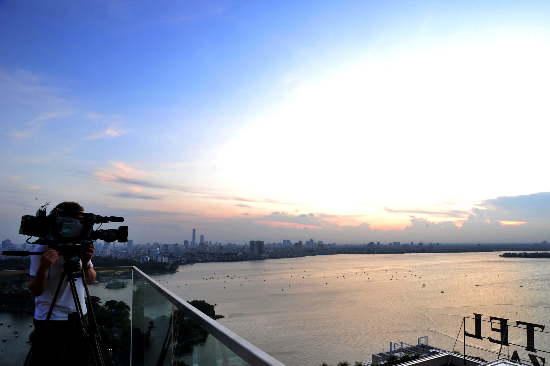 ho Tay o Ha Noi anh 13