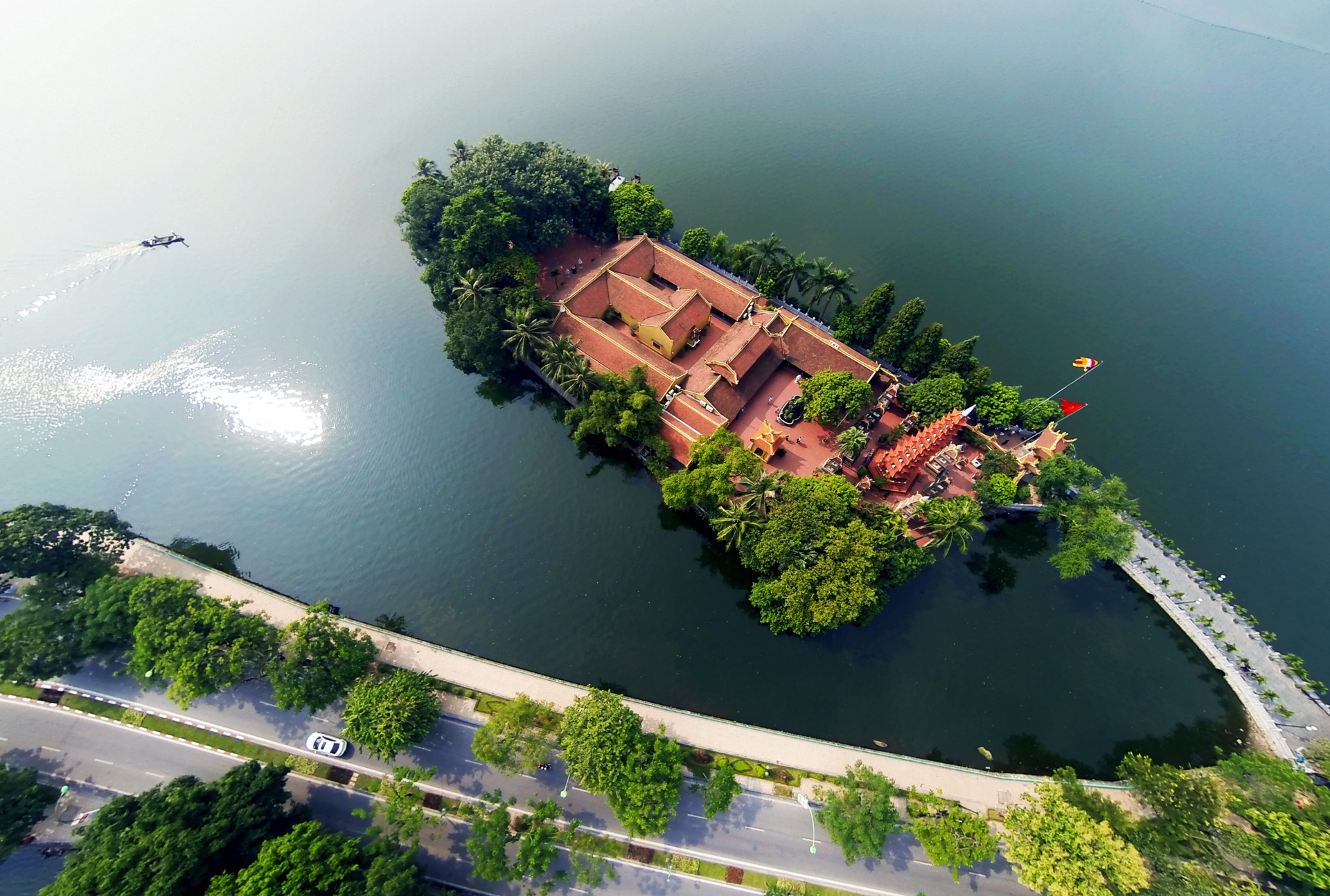 Nhung mua lang man o ho Tay hinh anh