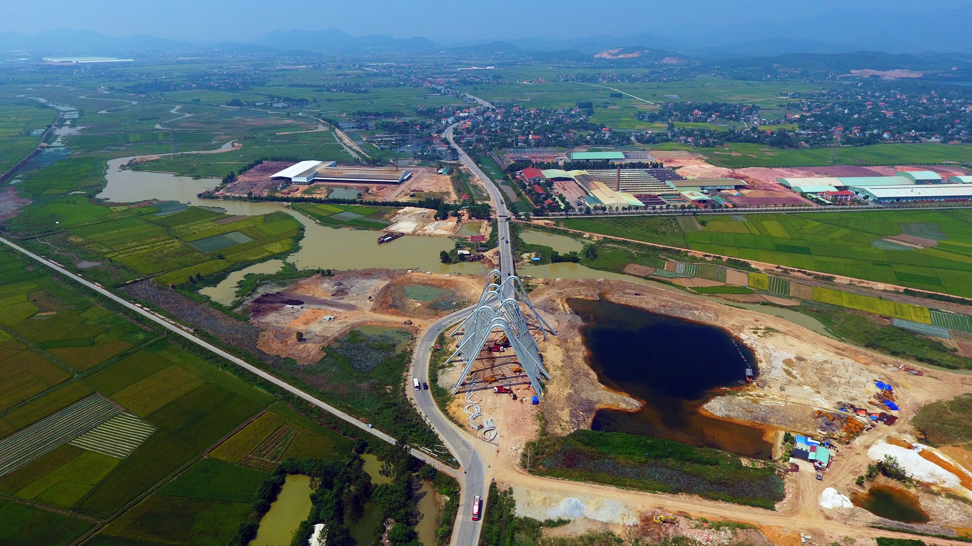 cong chao doc dao o Dong Trieu Quang Ninh anh 1