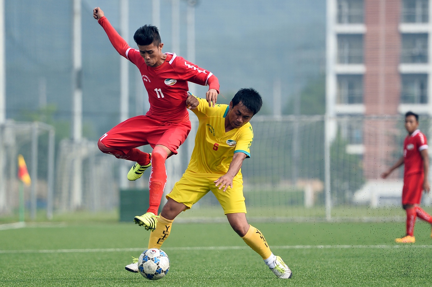 Trung tam dao tao bong da hien dai o Ha Noi hinh anh