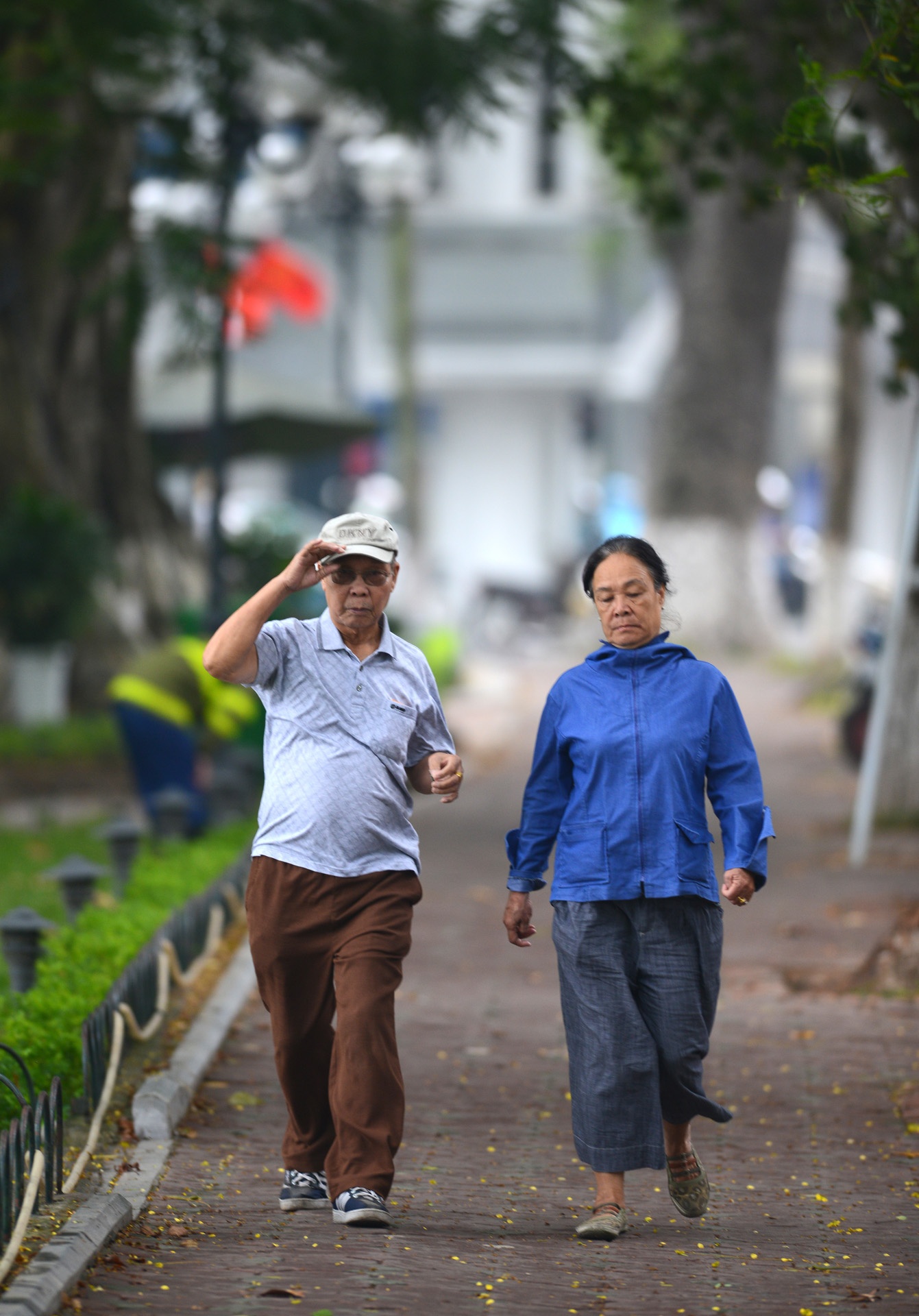 Hà Nội trở lạnh trong gió đầu mùa ảnh 4 Ha Noi tro lanh trong gio dau mua anh 4