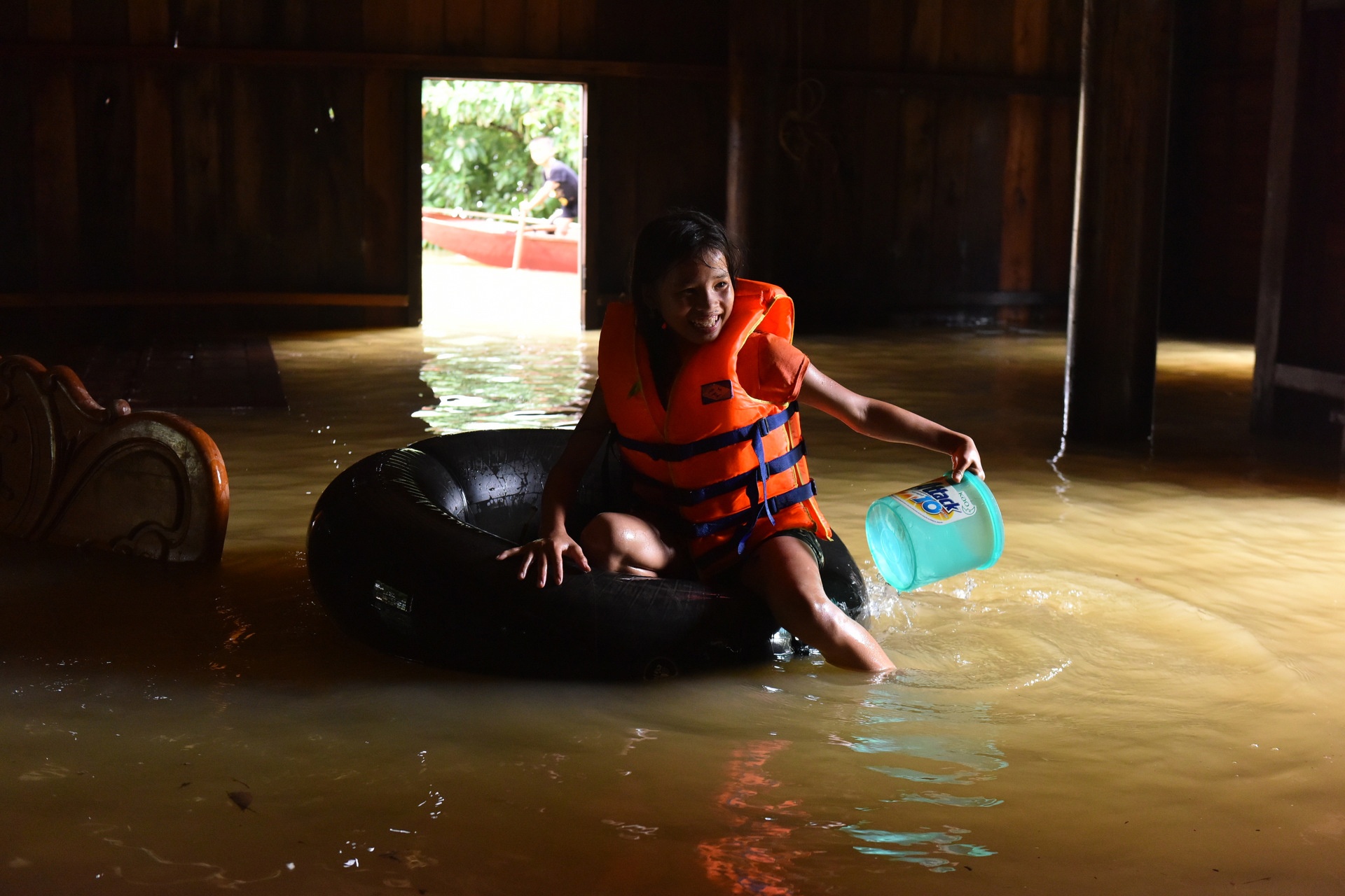 lũ lụt hoành hành miền Trung ảnh 6 lu lut hoanh hanh mien Trung anh 6