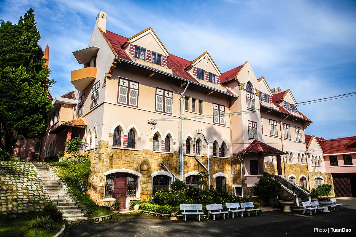 nha tho,  thanh duong,  Domaine de Marie,  chinh toa anh 8