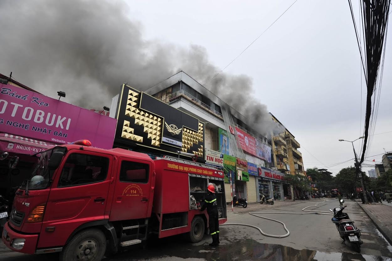 chay quan karaoke anh 1