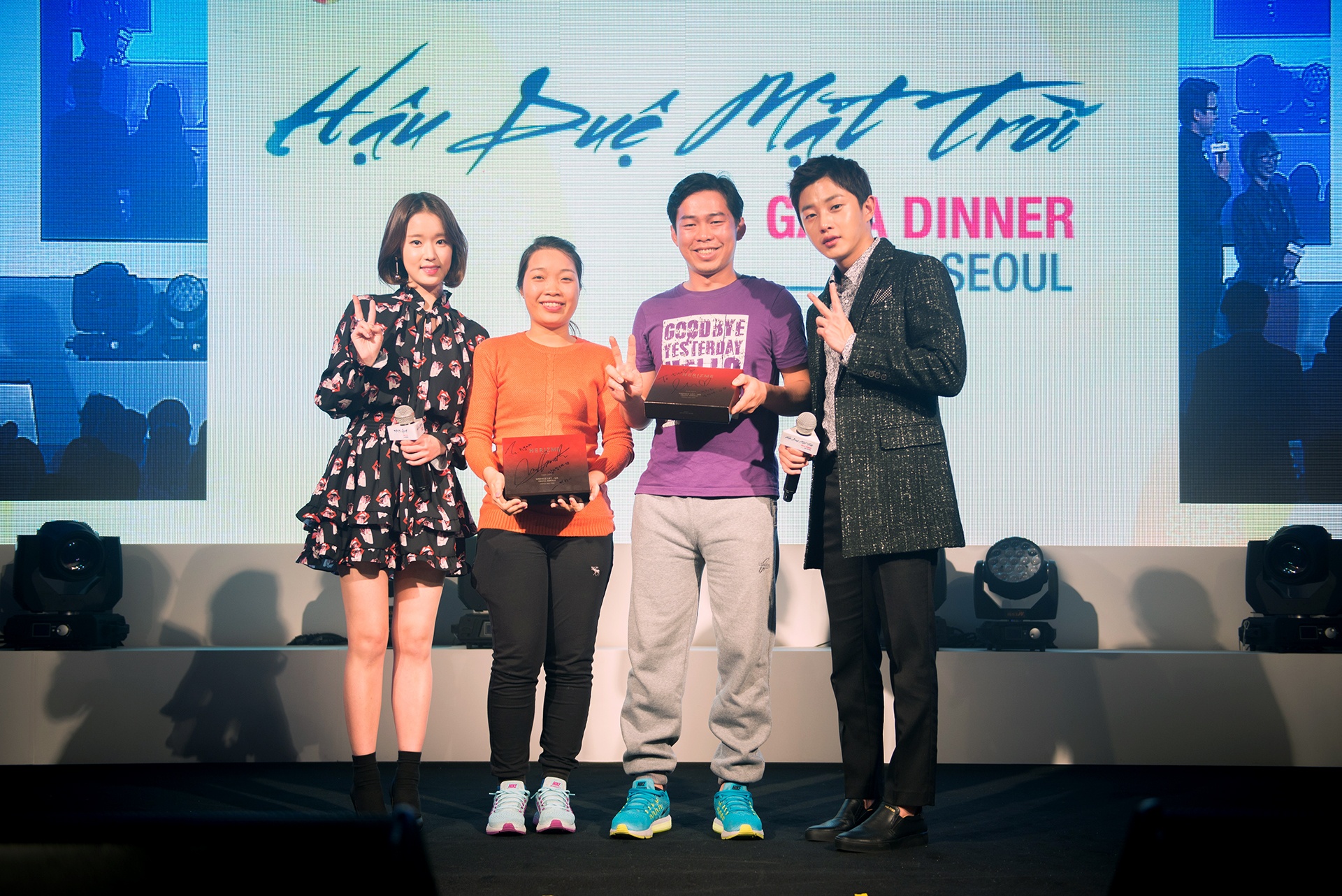 du khách hóa thân vào nhân vật phim Hàn hậu duệ mặt trời ảnh 1 du khach hoa than vao nhan vat phim Han hau due mat troi anh 1