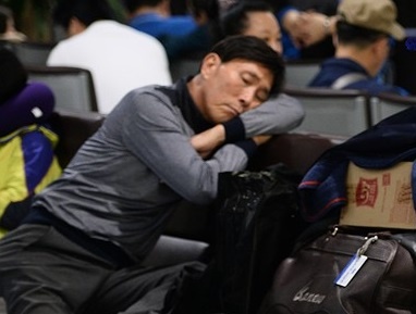 Muon kieu ngu dem o san bay hien dai nhat Viet Nam hinh anh