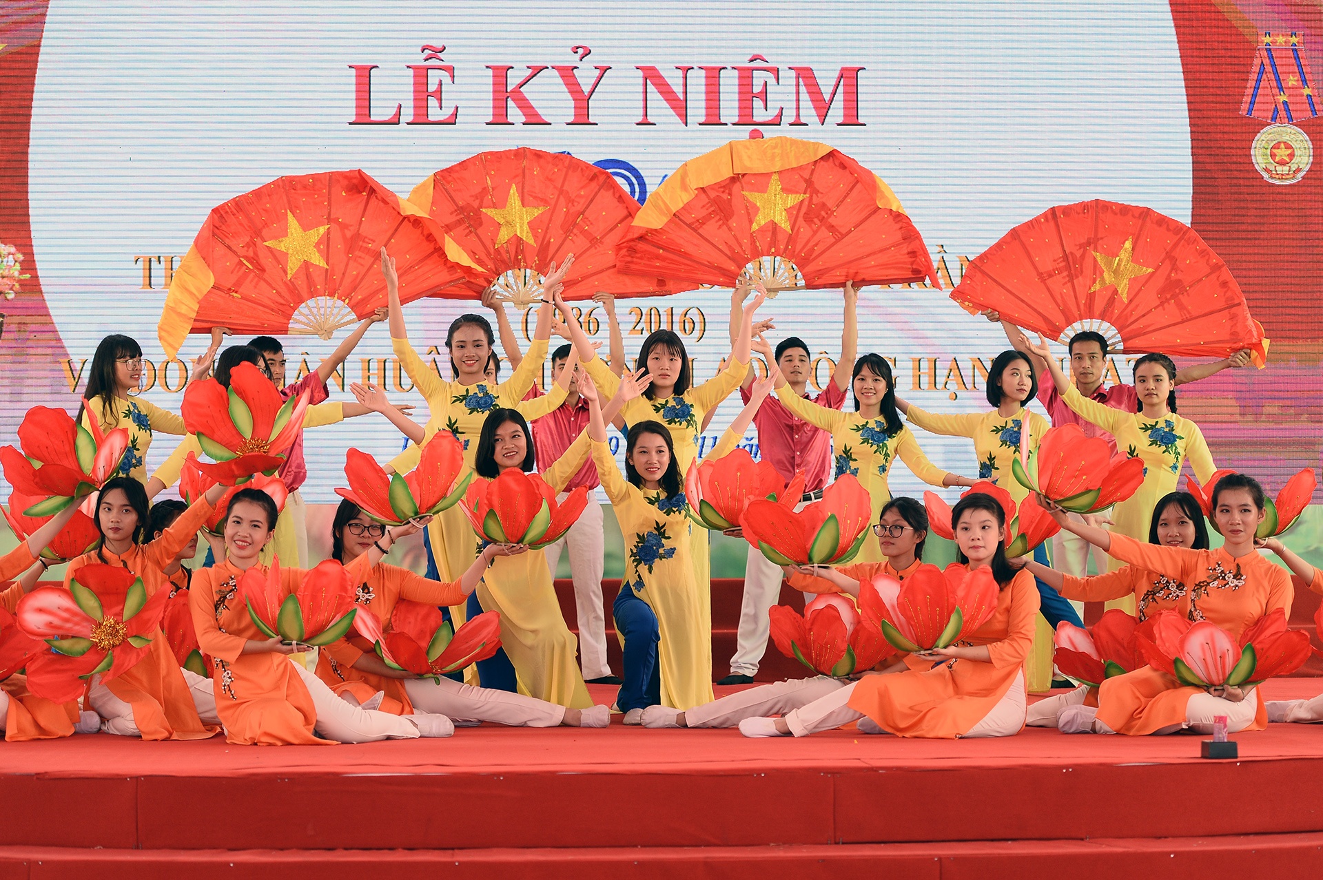 Truong Tran Phu ky niem 30 nam thanh lap anh 3