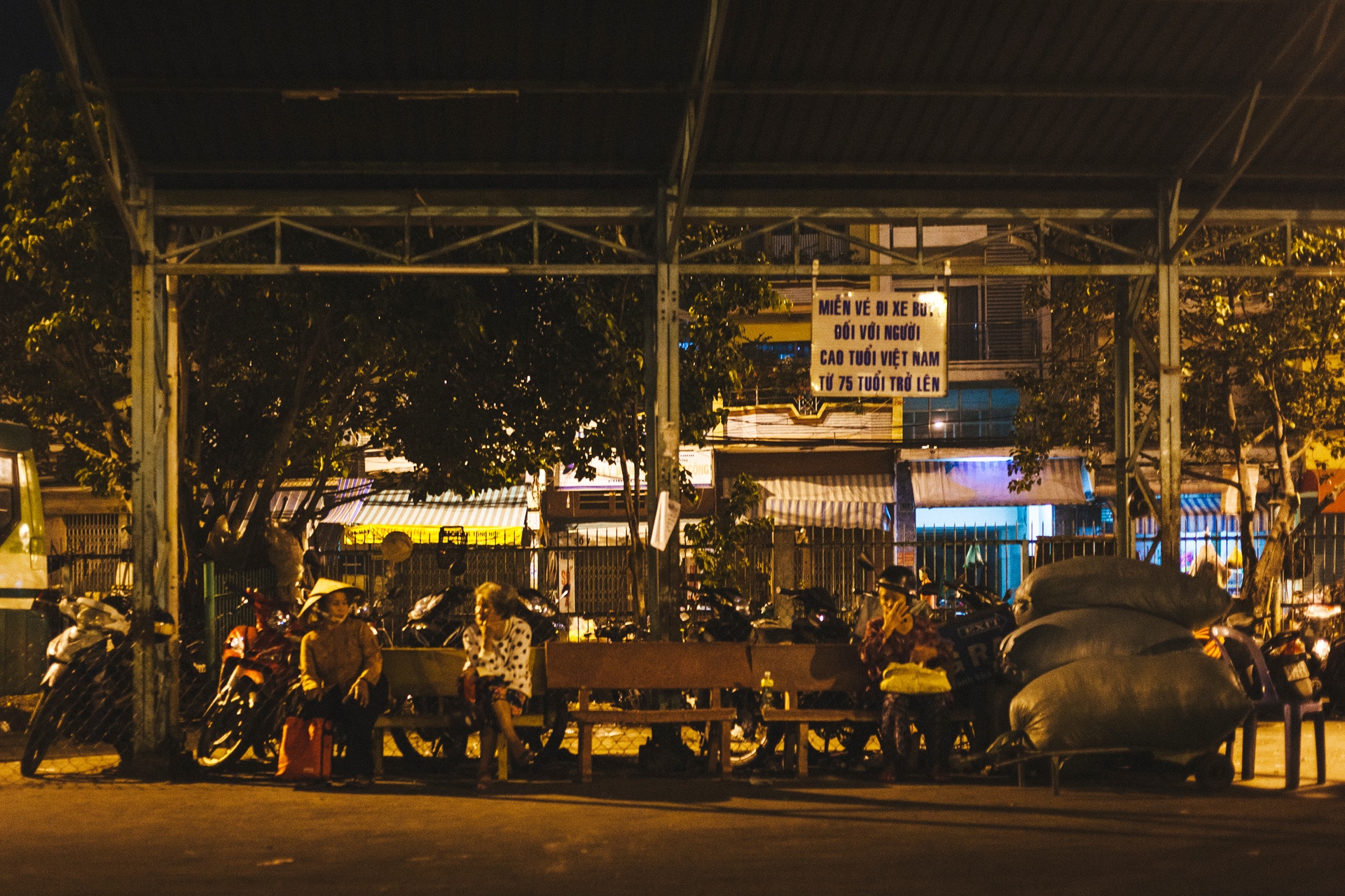 Xe buyt o Sai Gon anh 2