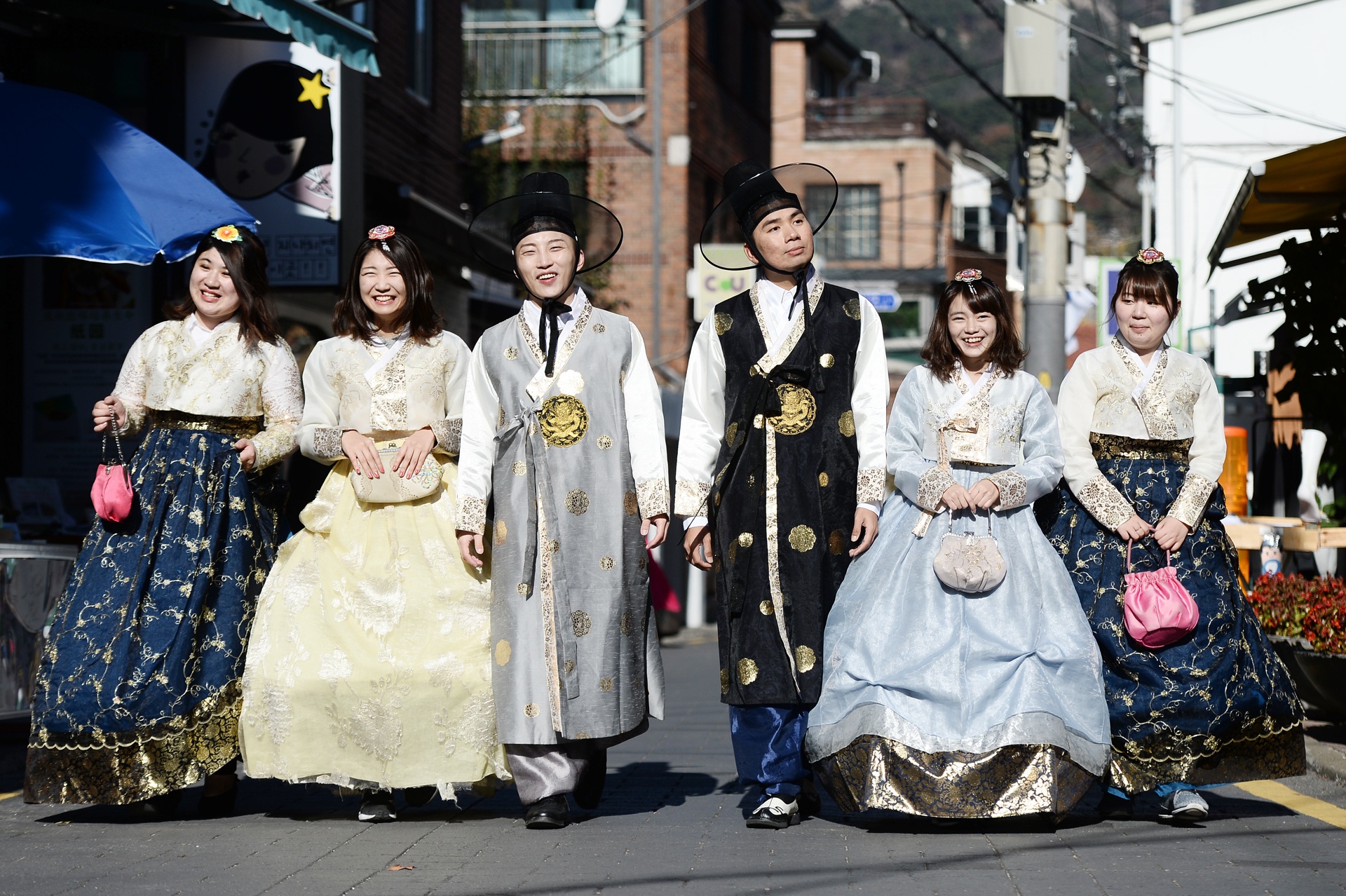 mac thu hanbok tai Seoul,  Han Quoc anh 1