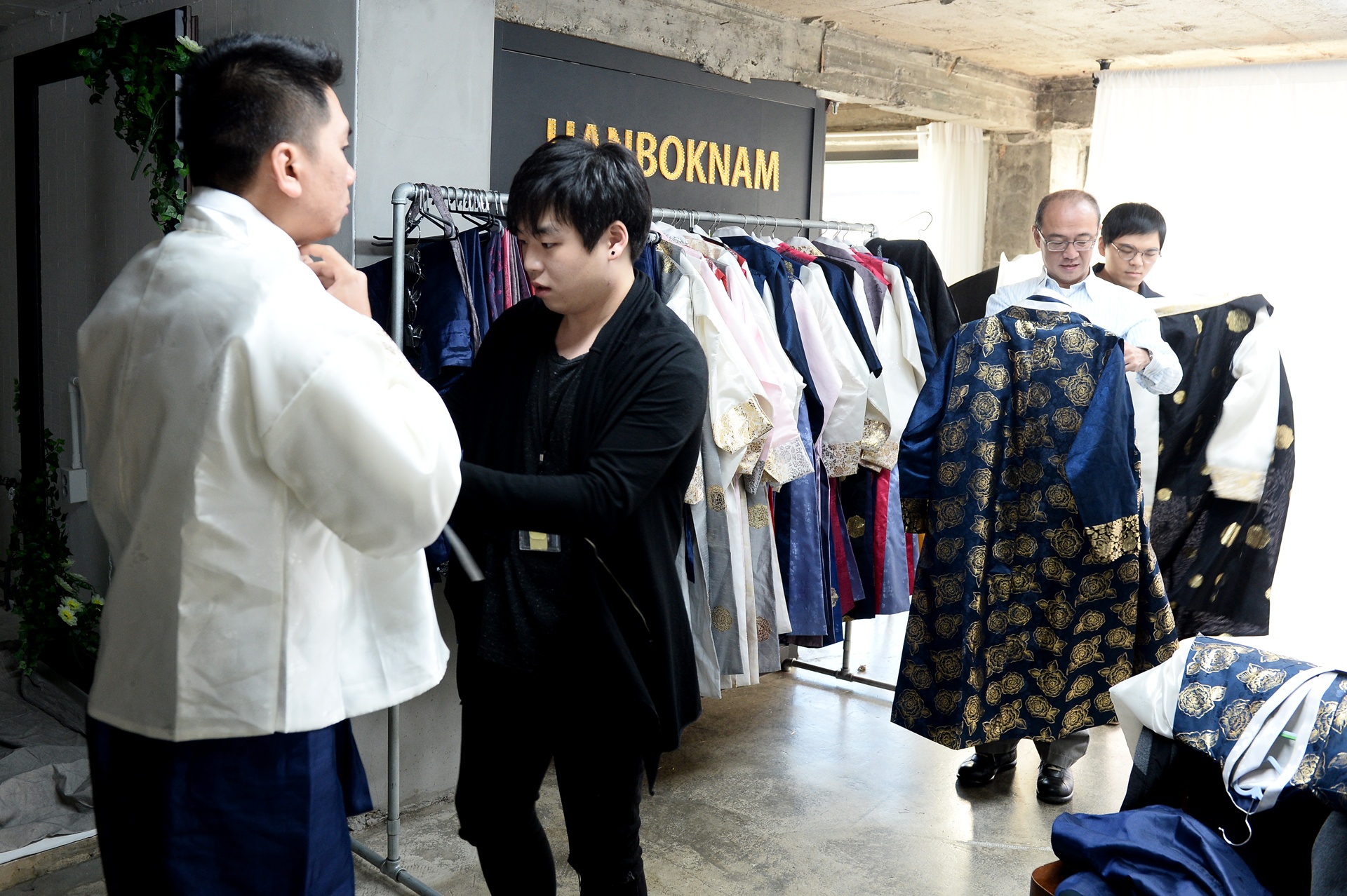 mac thu hanbok tai Seoul,  Han Quoc anh 3