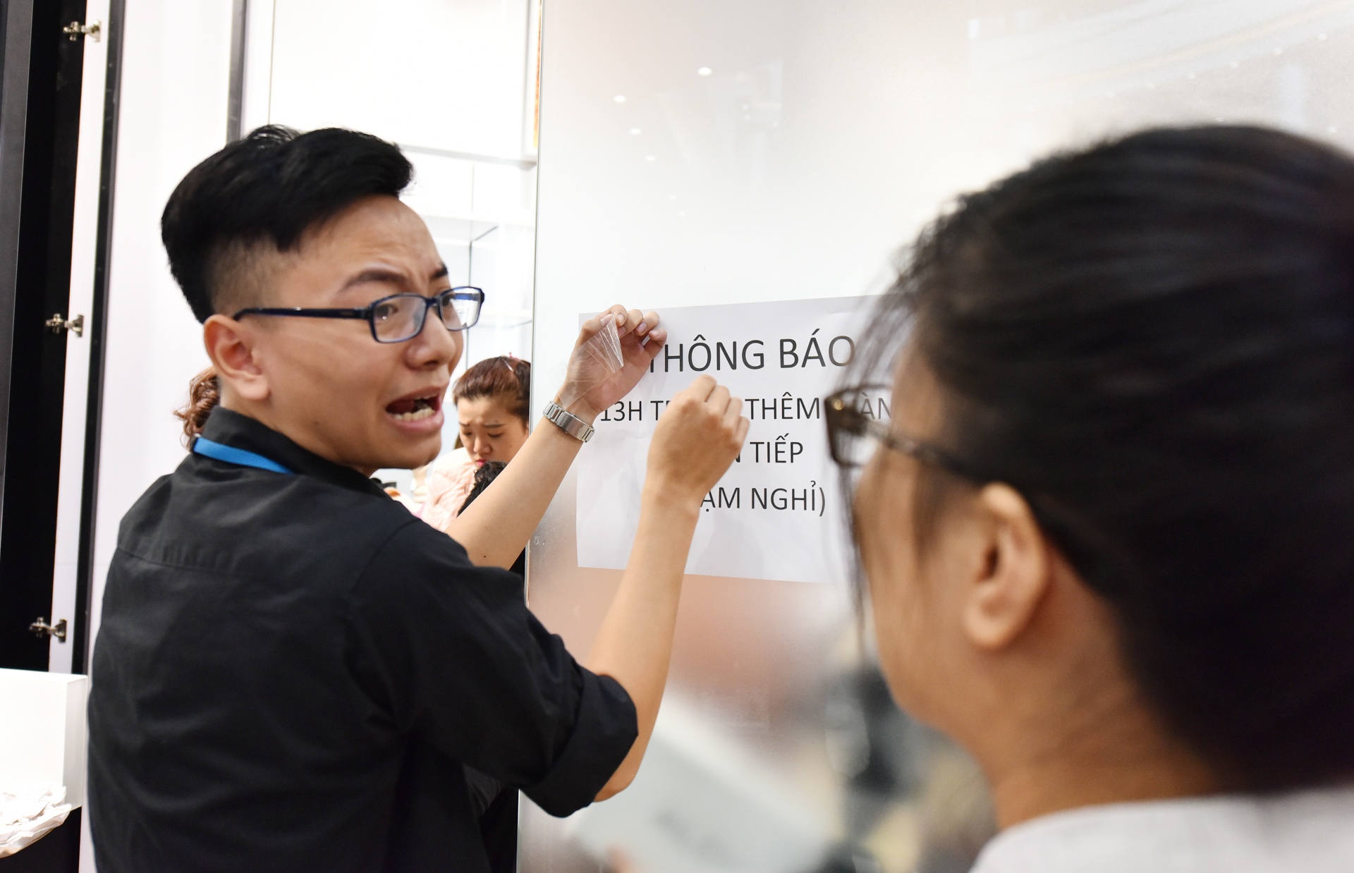 Black Friday ở Hà Nội, Sài Gòn ảnh 11 Black Friday o Ha Noi, Sai Gon anh 11