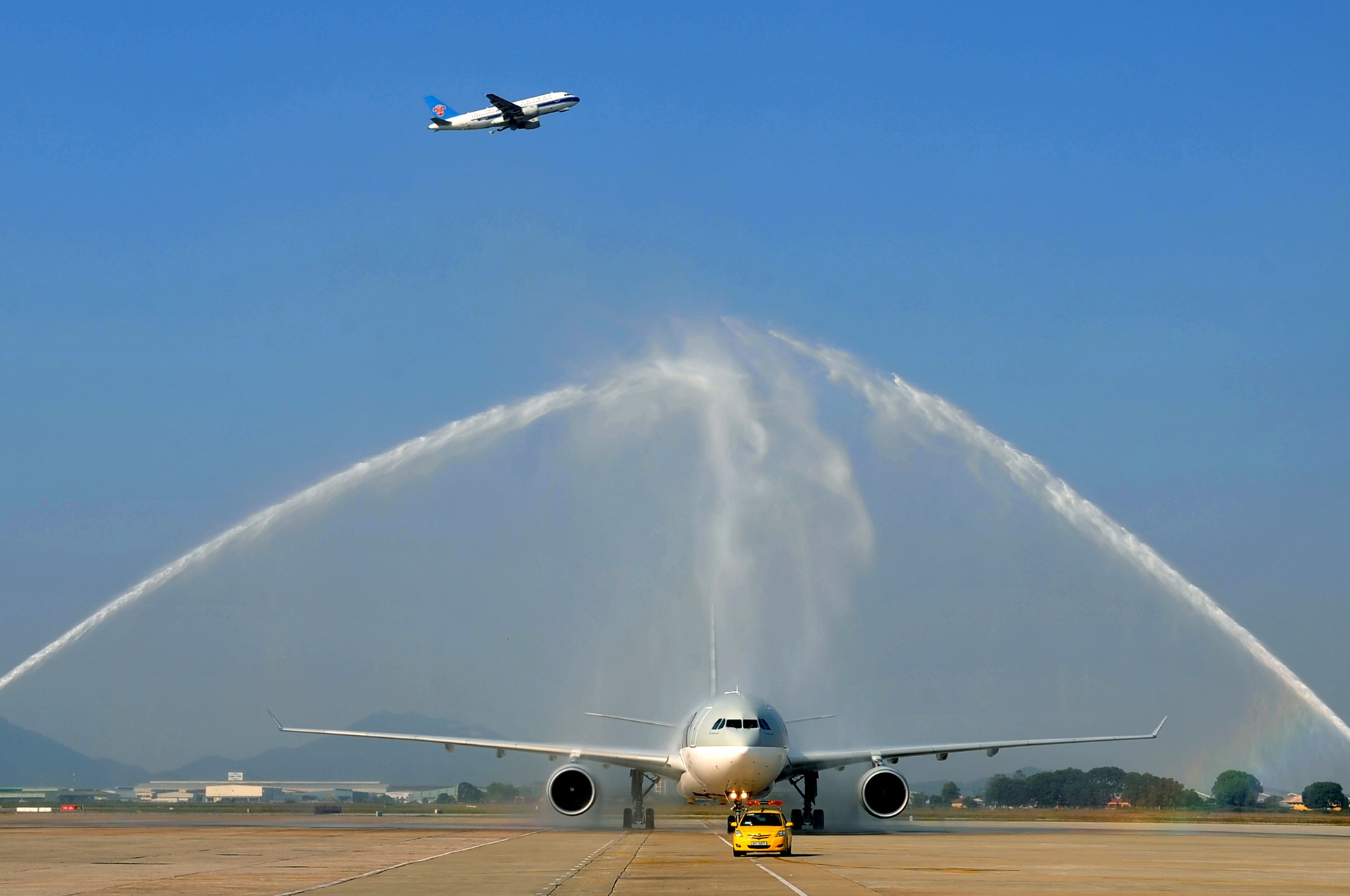 san bay tran ngap may bay anh 12