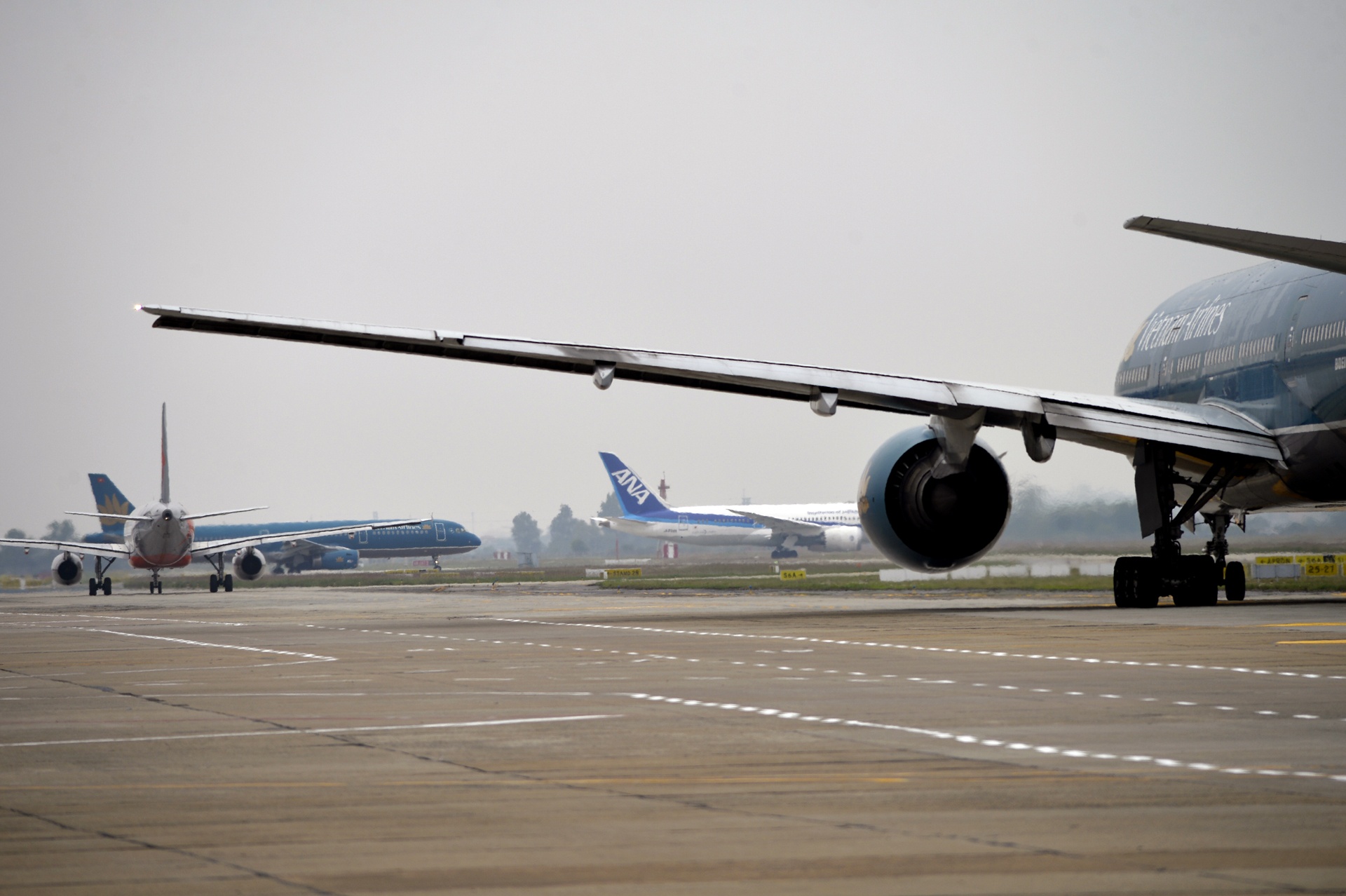 san bay tran ngap may bay anh 2