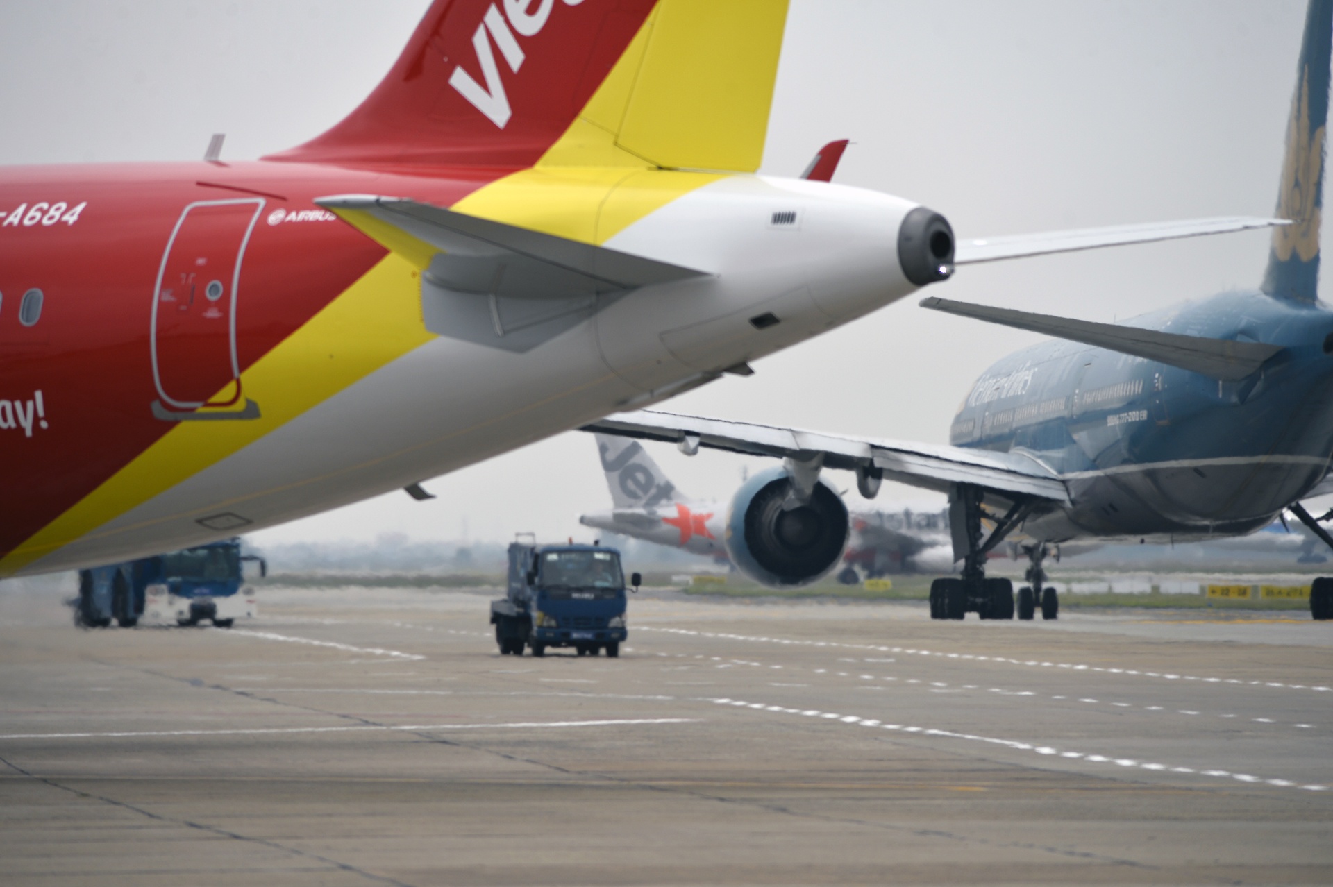 san bay tran ngap may bay anh 4