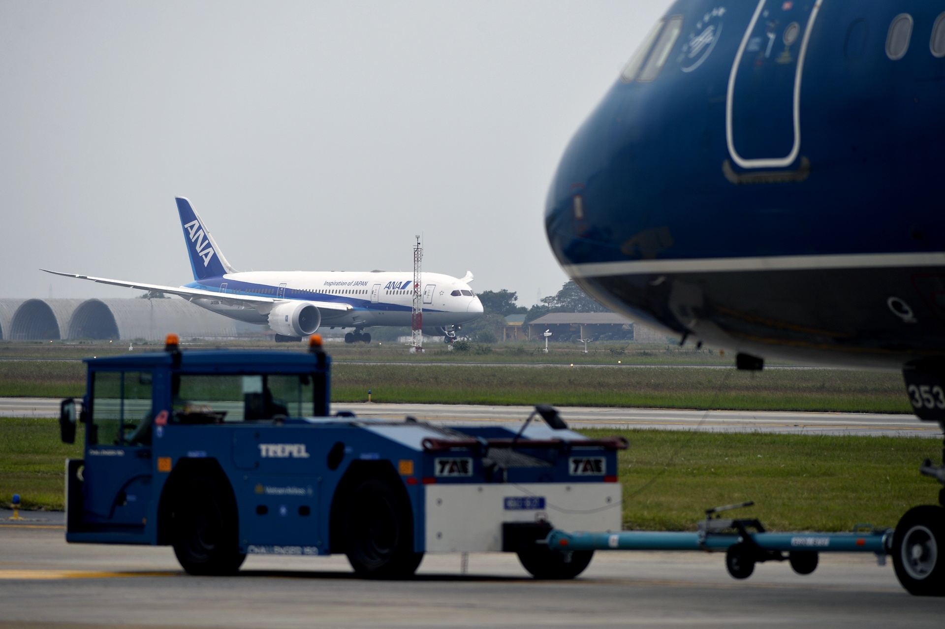 san bay tran ngap may bay anh 10