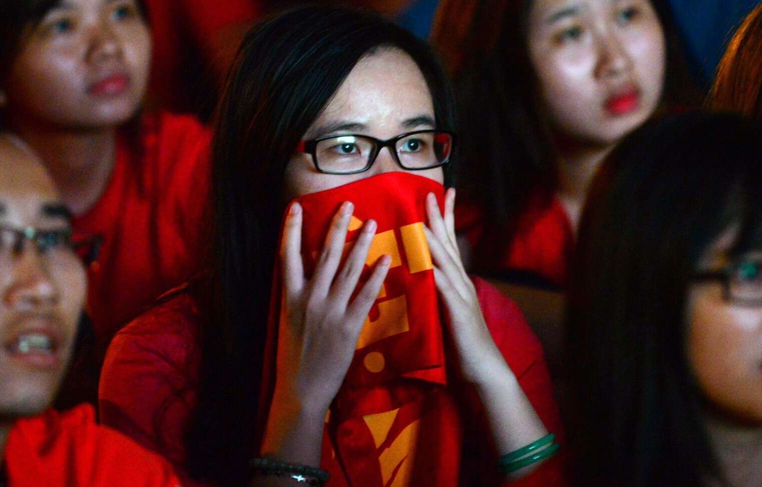 Nhung phut cang thang cua CDV trong tran ban ket AFF Cup hinh anh